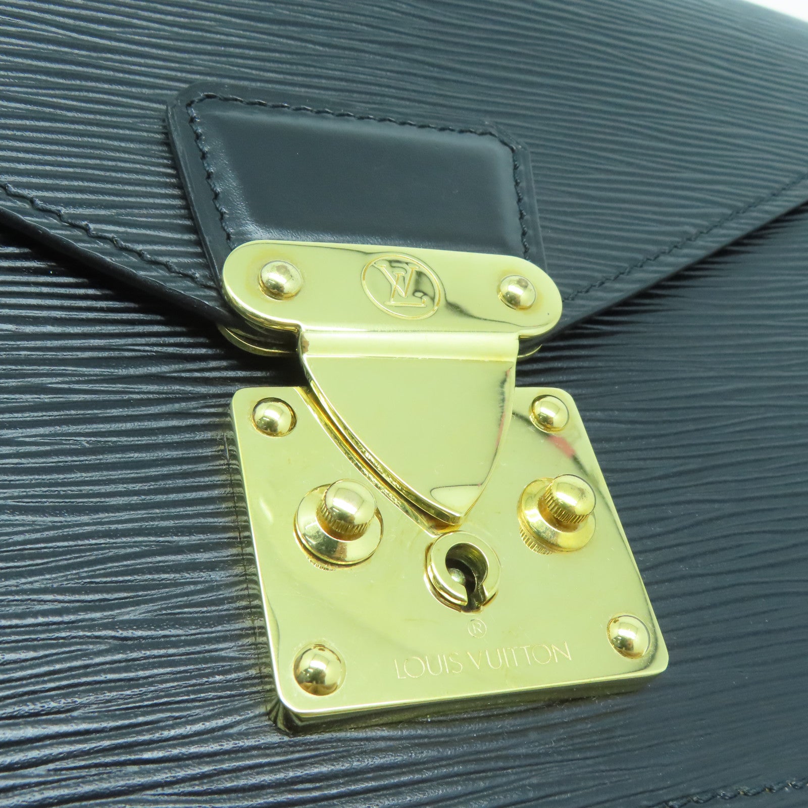 LOUIS VUITTON Epi Pochette Sellier Dragonne Pouch金扣手拿包黑色