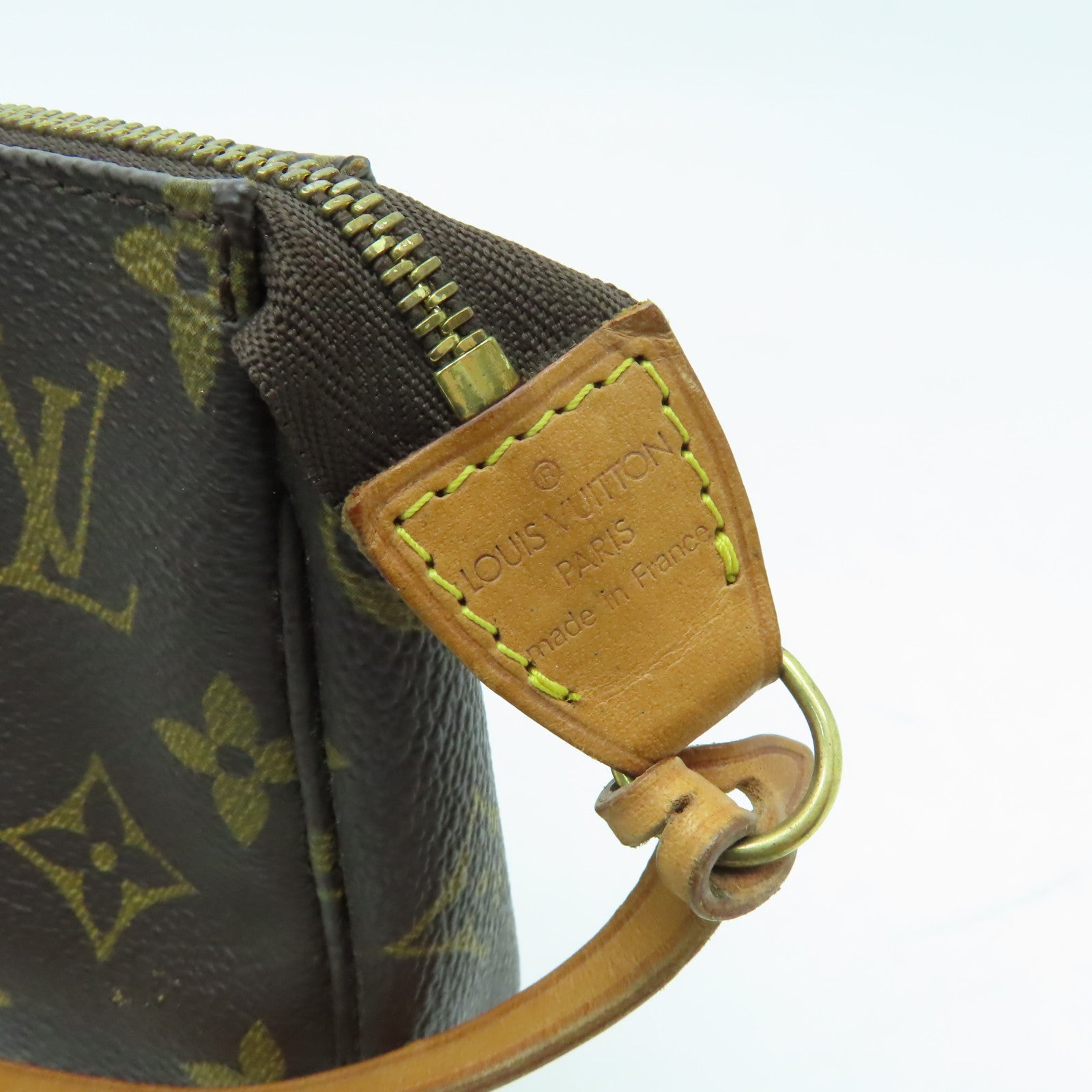LOUIS VUITTON Monogram Pochette Accessories金扣手提包啡色