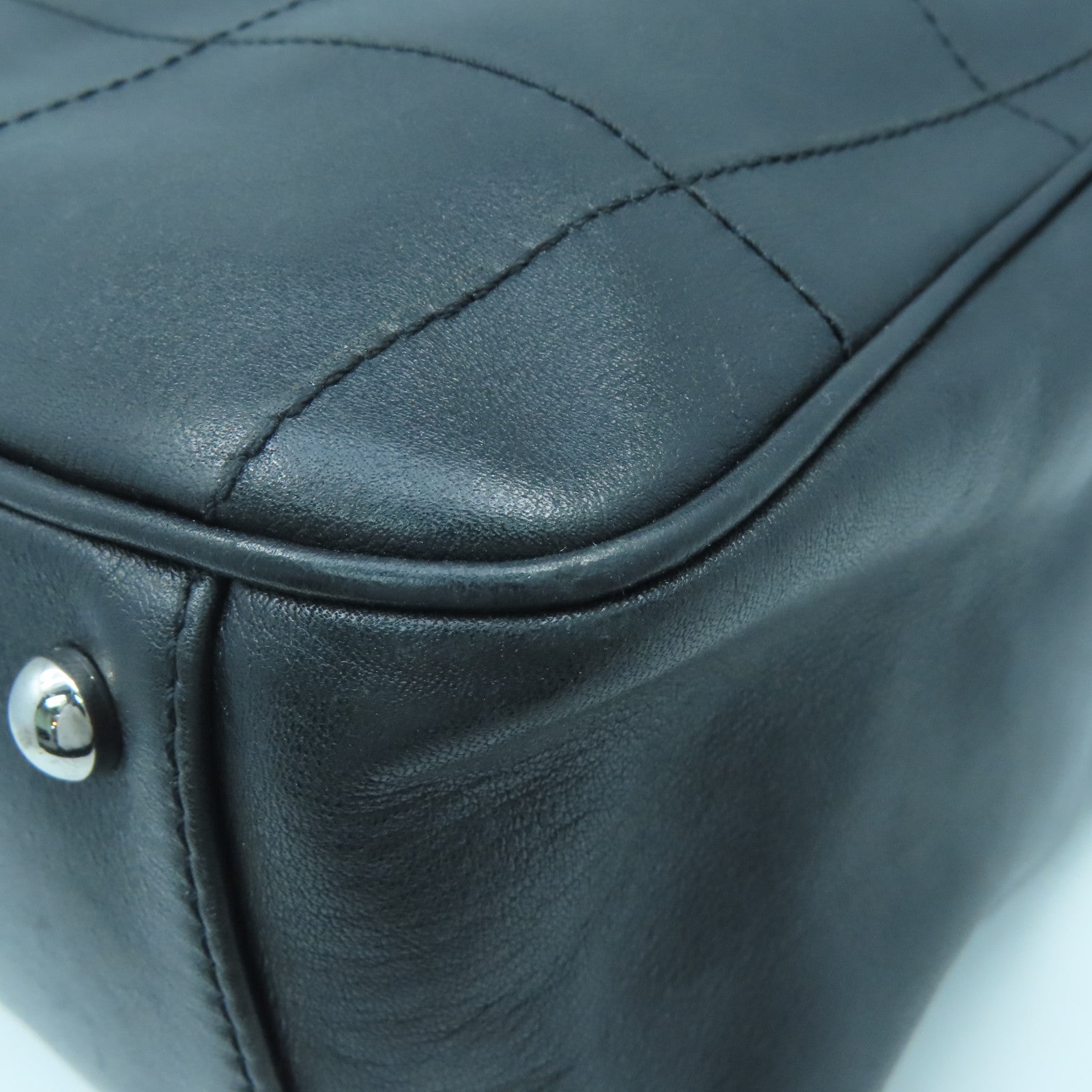 CHANEL cowhide leather Handbag silver buckle handle bag black
