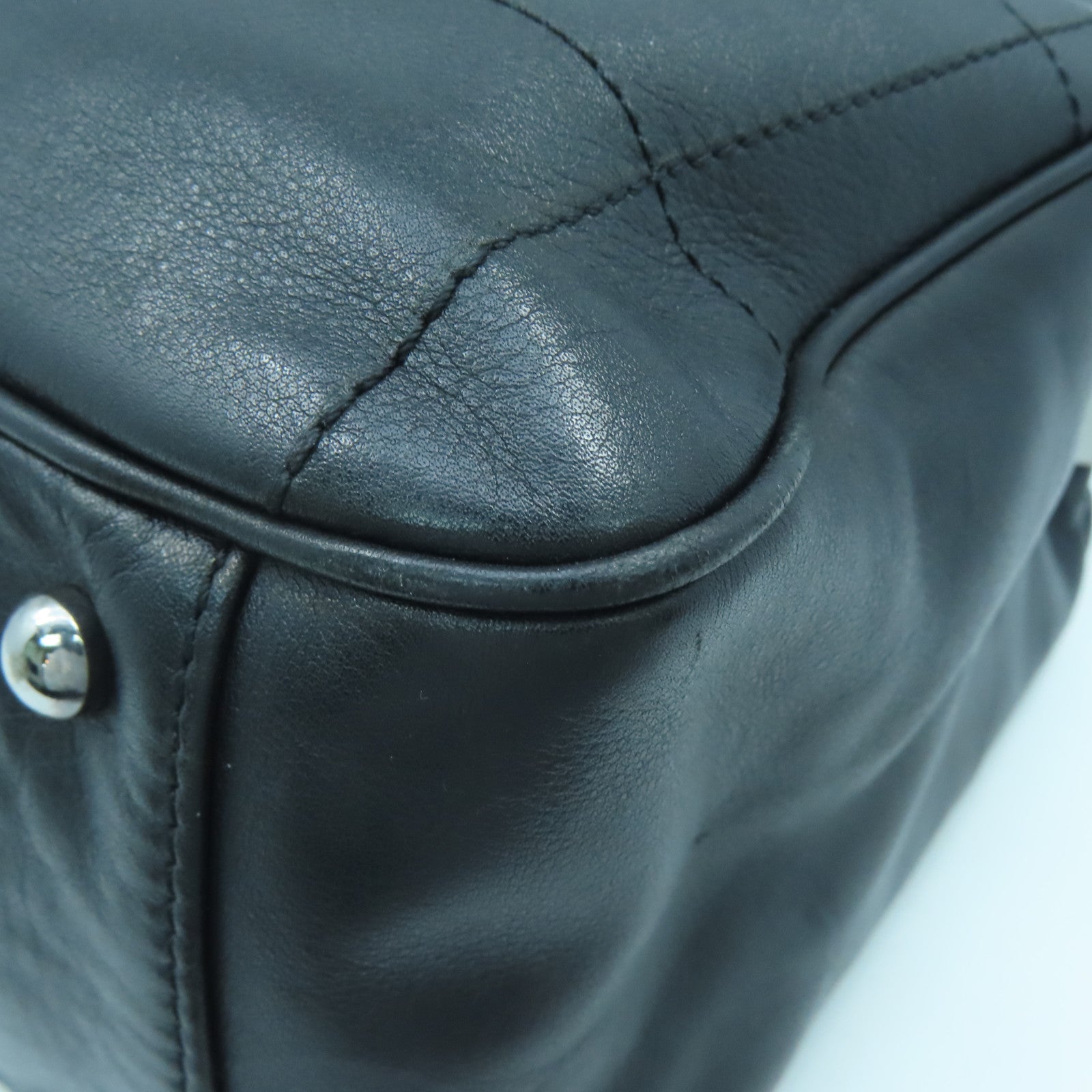 CHANEL cowhide leather Handbag silver buckle handle bag black