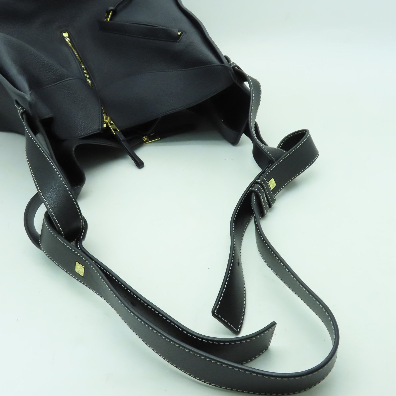 LOEWE 牛皮皮革Hammock Medium金扣手挽肩背兩用袋黑色