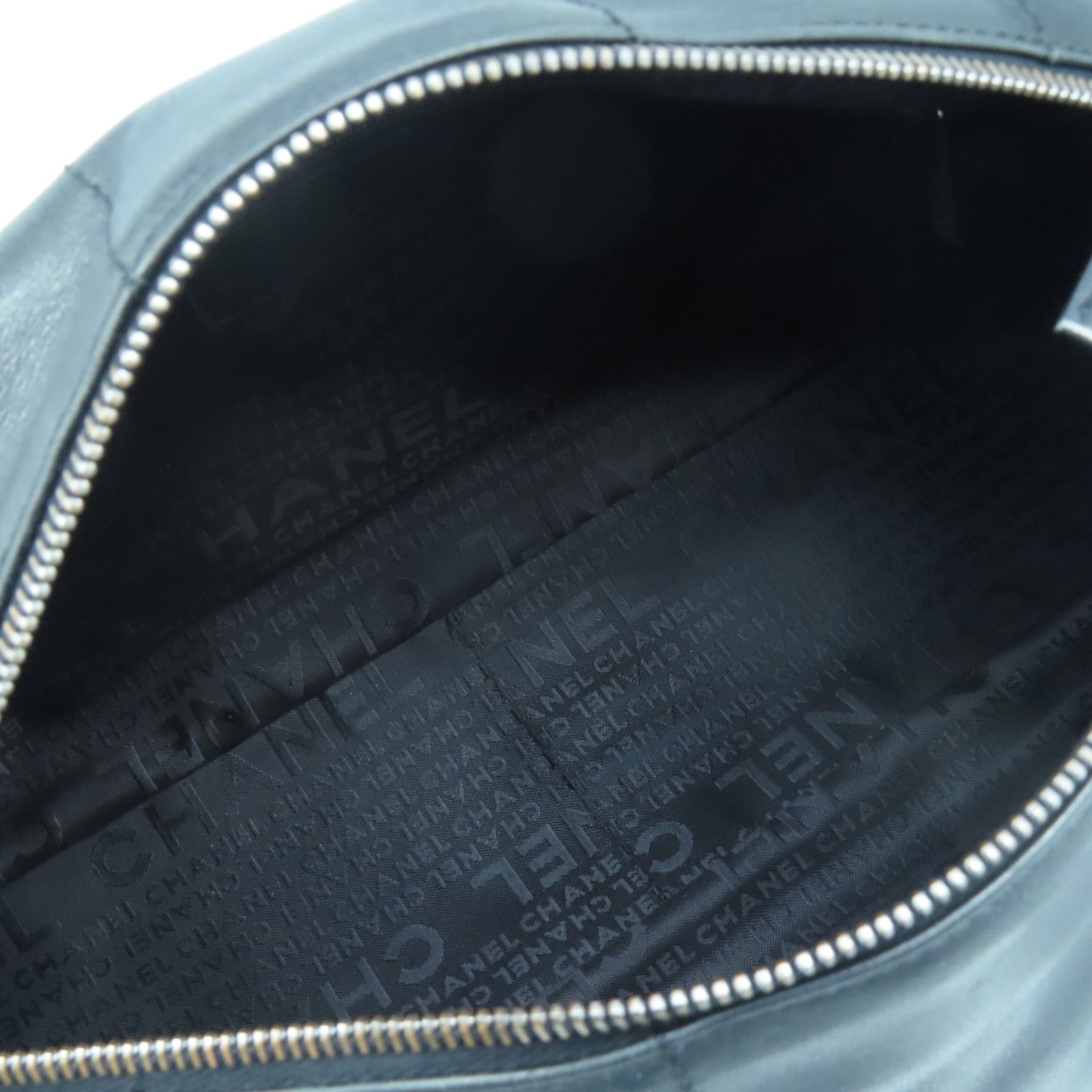 CHANEL cowhide leather Handbag silver buckle handle bag black