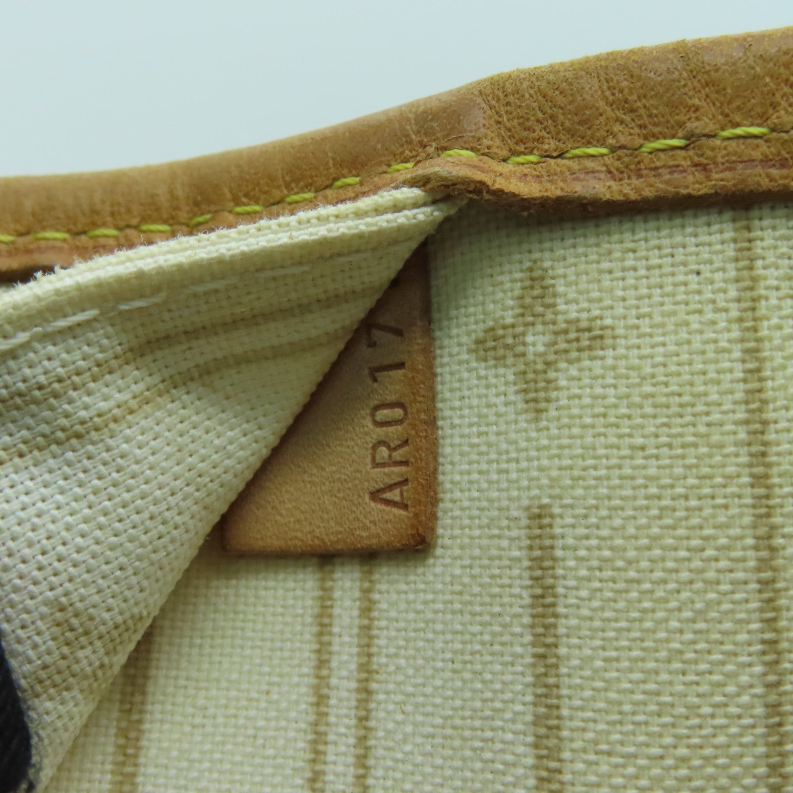 LOUIS VUITTON Damier Azur Neverfull MM金扣手挽袋白色