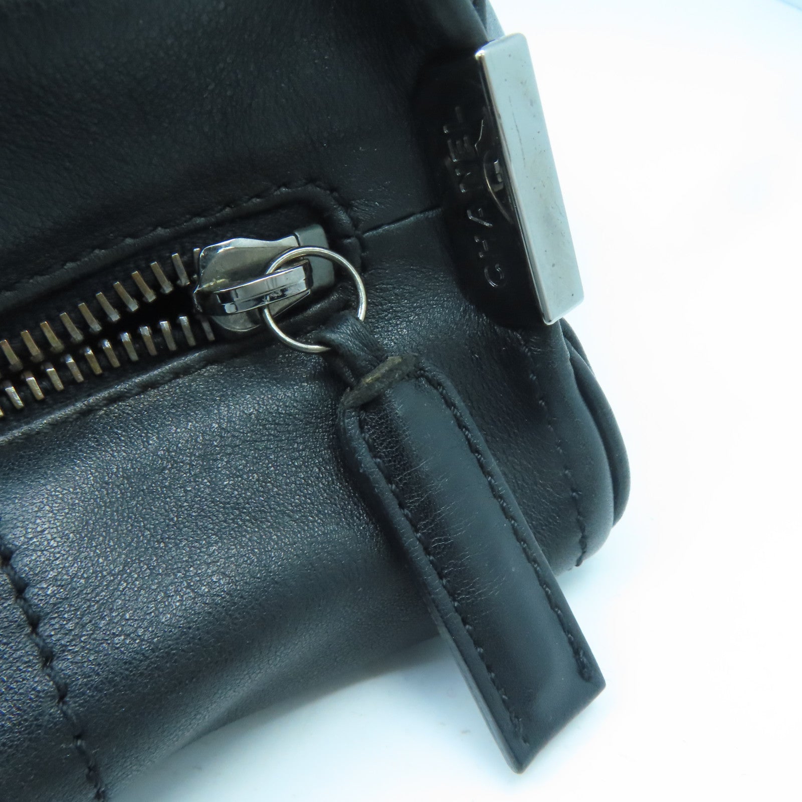 CHANEL cowhide leather Handbag silver buckle handle bag black
