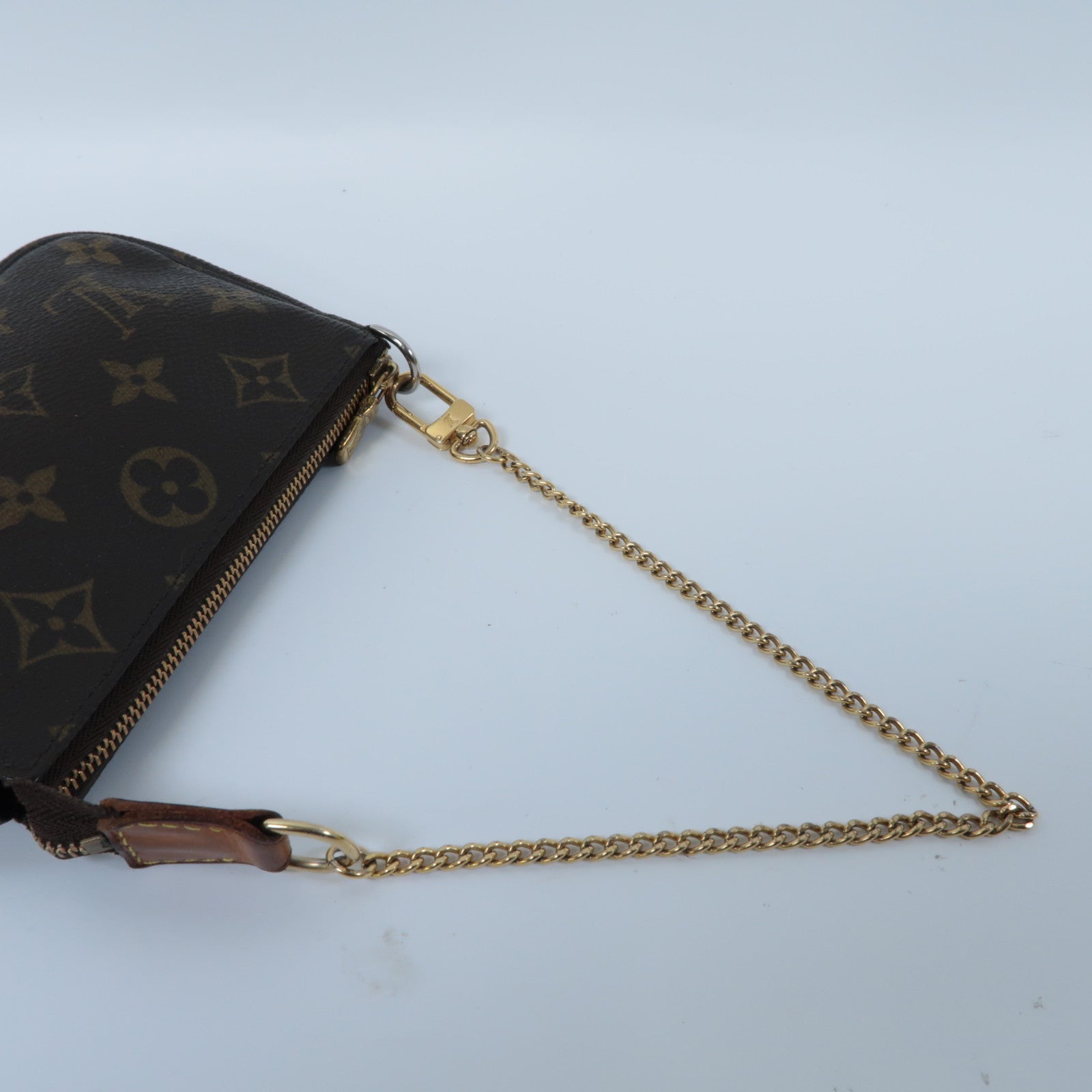 LOUIS VUITTON Monogram Mini Pochette Accessoires金扣手挽袋啡色