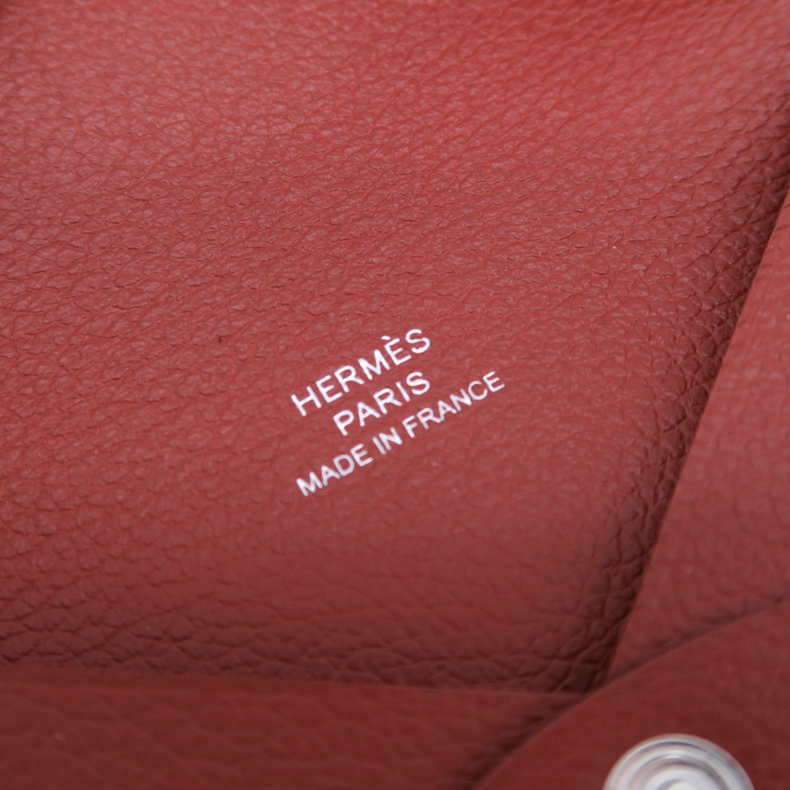 HERMES Evercolor皮革Calvi卡片套銀扣紅銅色