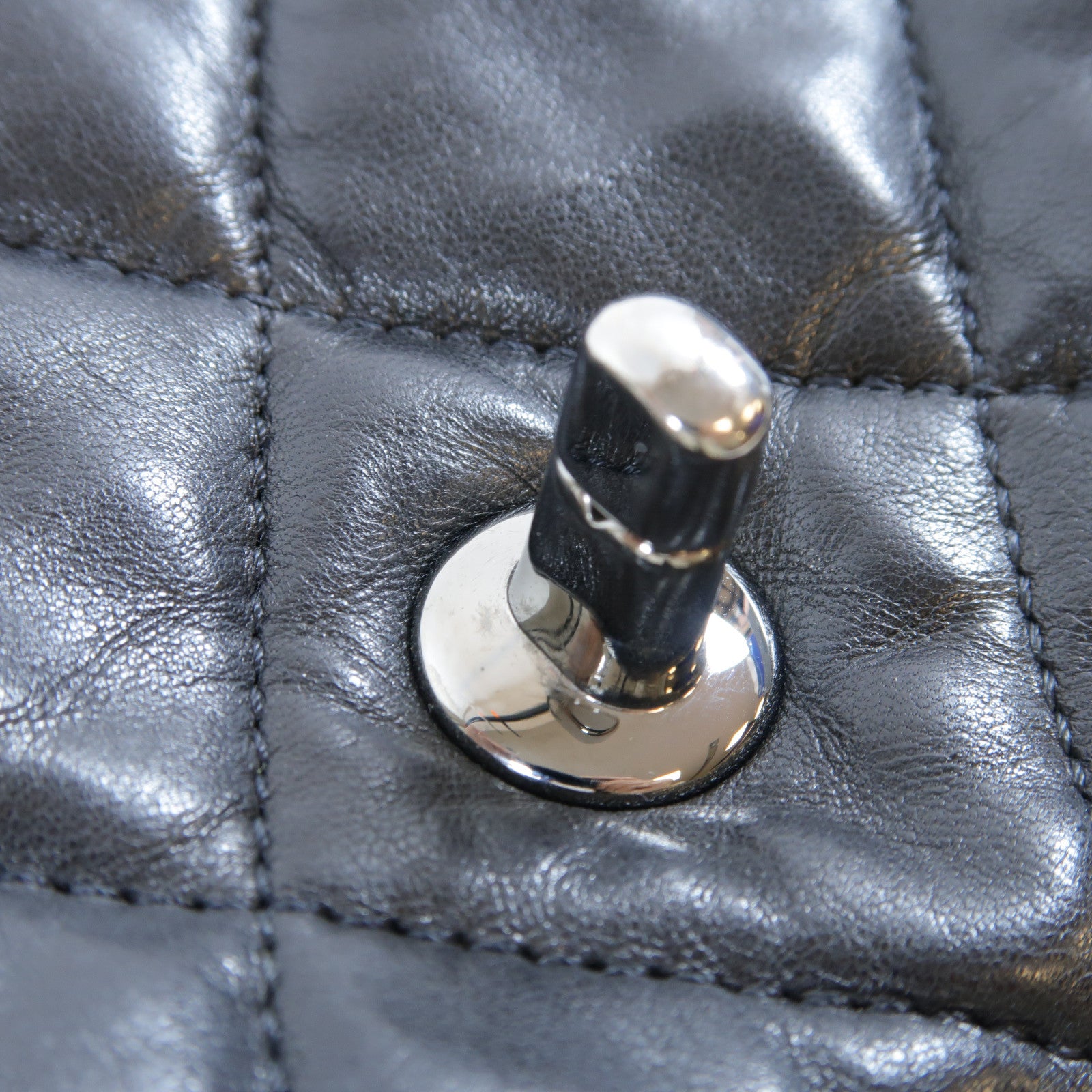 CHANEL 菱格牛皮皮革Chain Shoulder Bag銀扣鏈帶肩背袋黑色