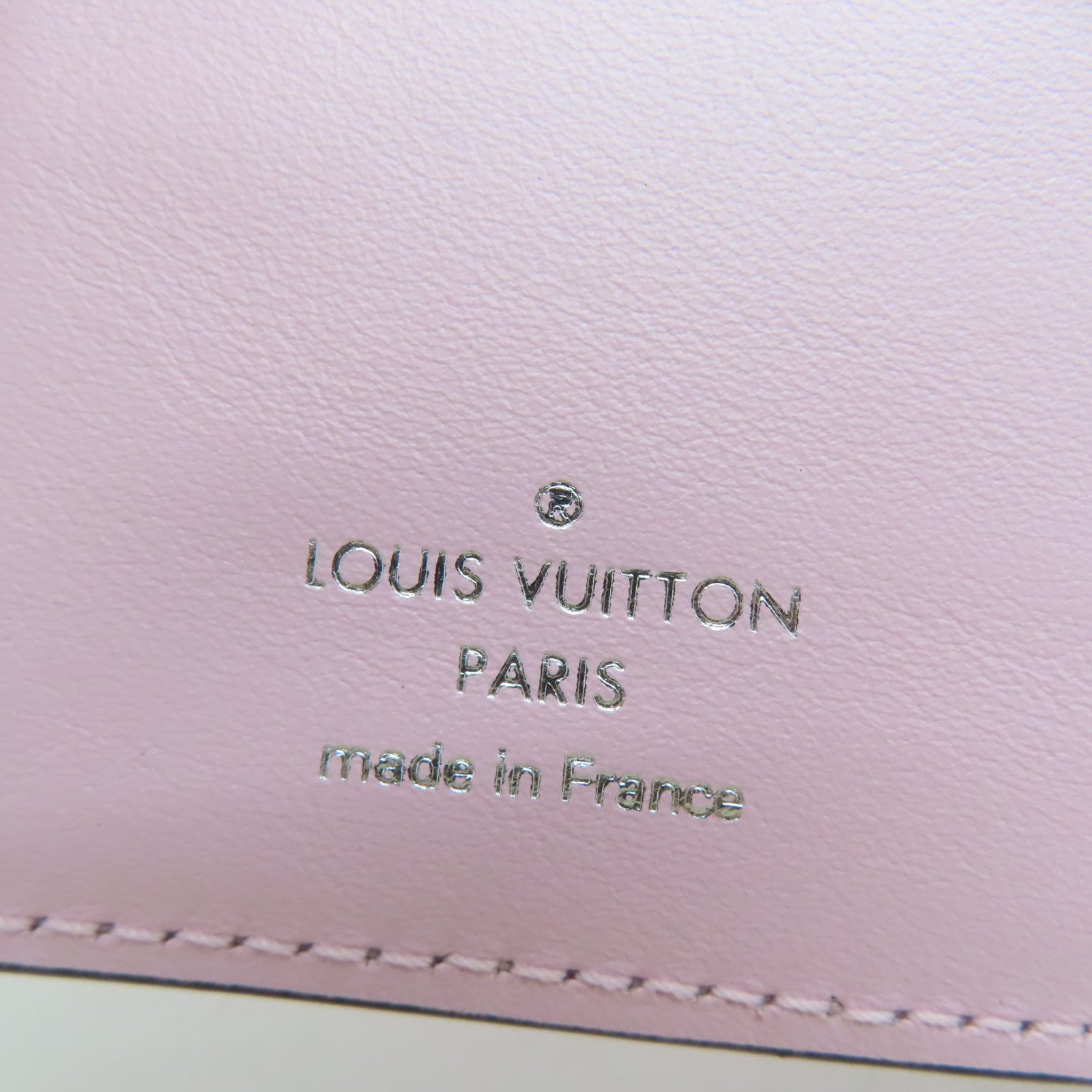 LOUIS VUITTON [Sharp Discount] Mahina Wallet Silver Buckle Wallet Pink