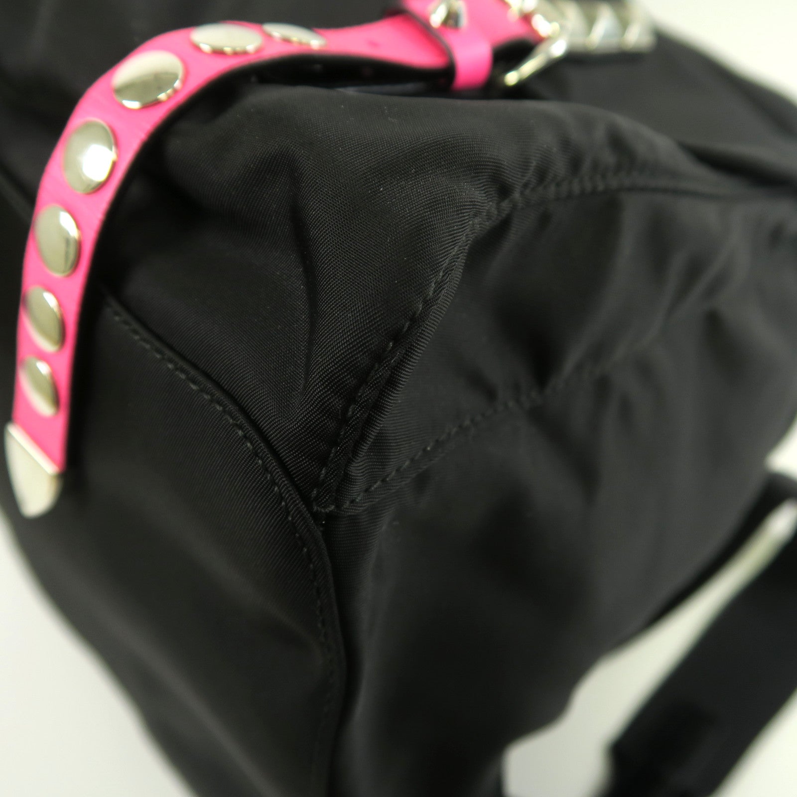 PRADA 尼龍Backpack銀扣背包黑色/粉紅色