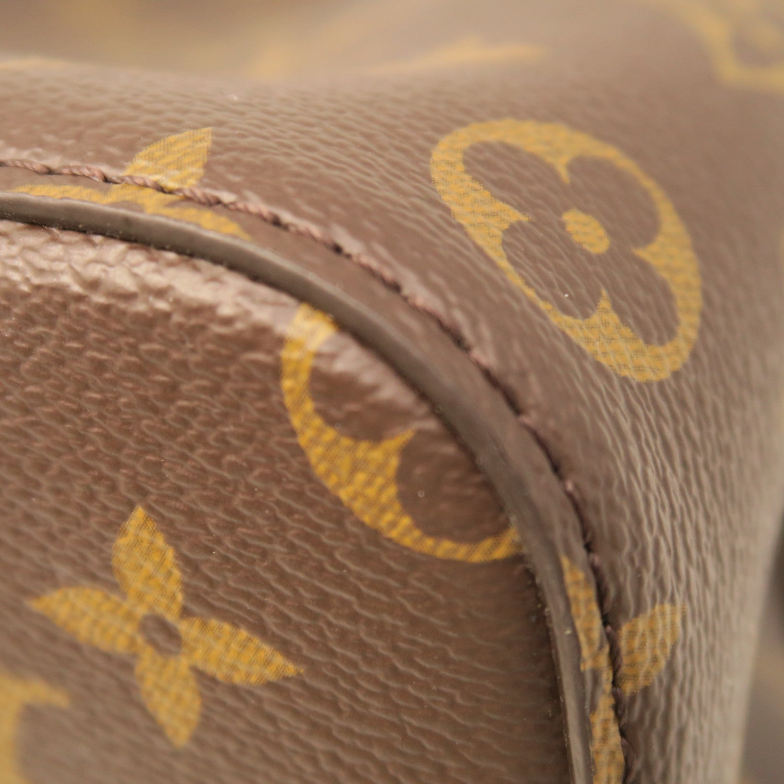 LOUIS VUITTON Monogram Neo Noe MM Gold Buckle Shoulder Bag Brown/Pink