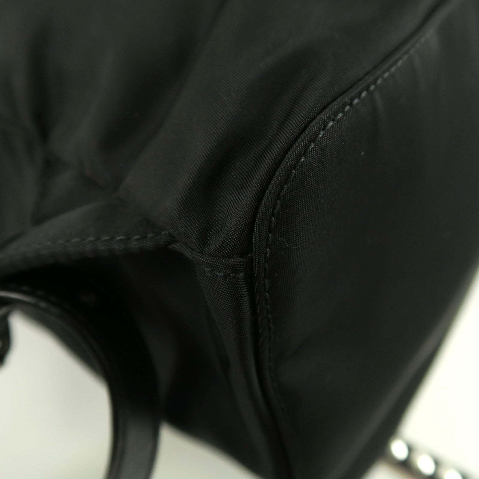 PRADA 尼龍Backpack銀扣背包黑色/粉紅色
