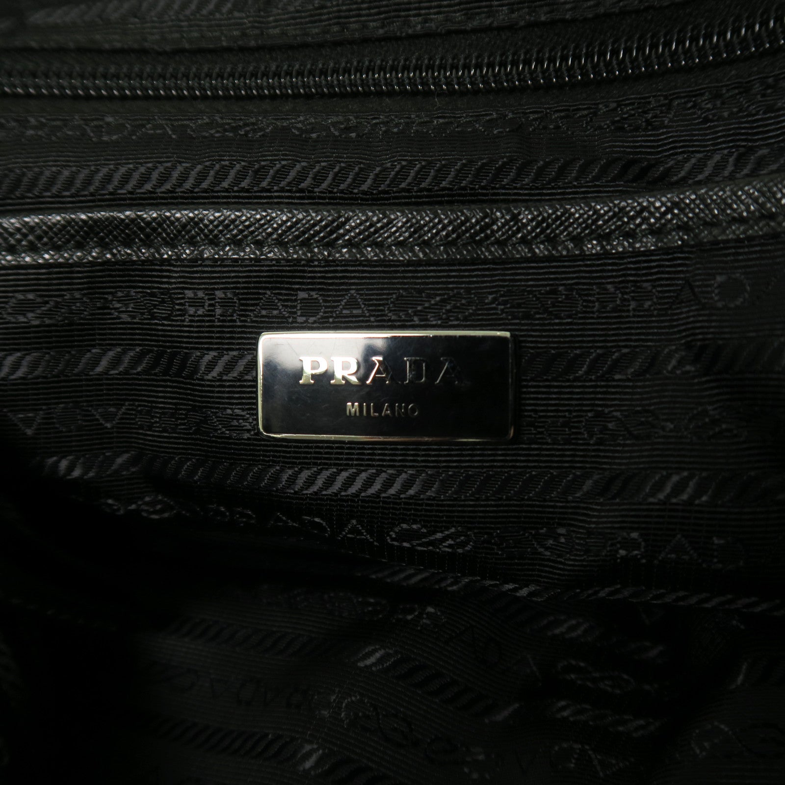 PRADA 尼龍Backpack銀扣背包黑色/粉紅色