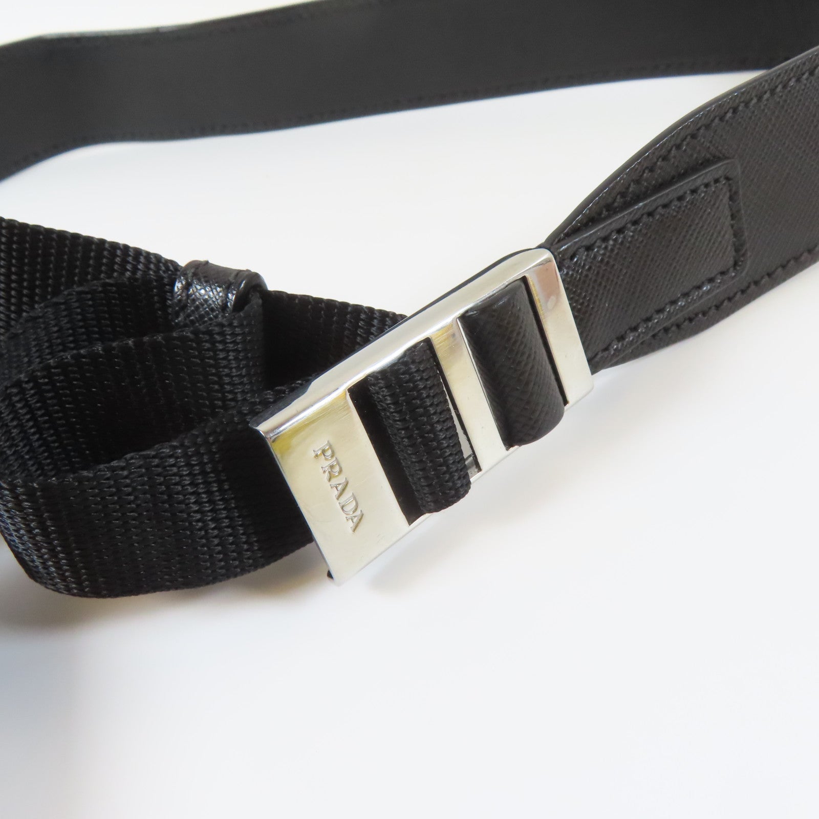 PRADA 牛皮皮革Shoulder Bag銀扣肩背袋黑色