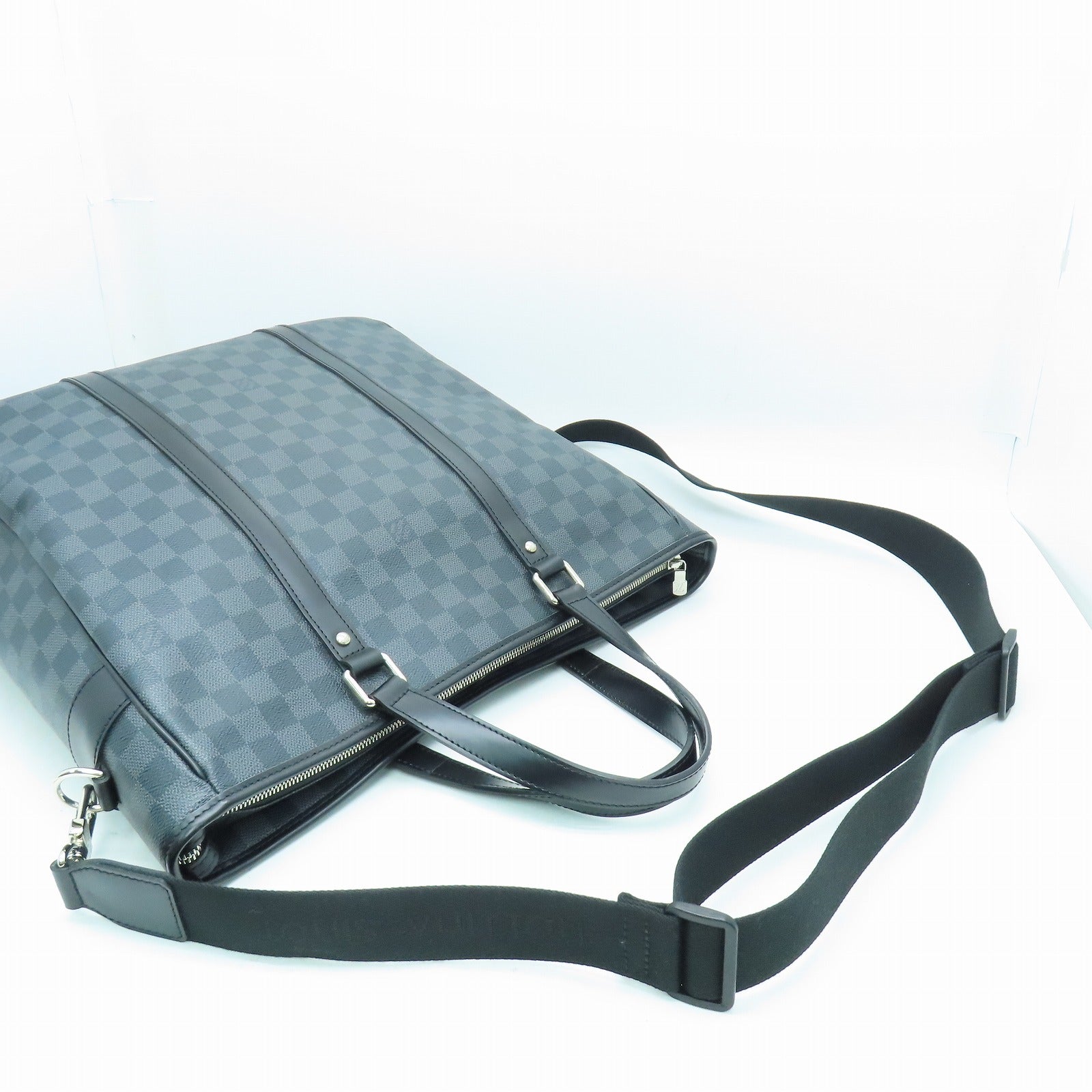 LOUIS VUITTON Damier Graphite Tadao銀扣手挽肩背兩用袋黑色灰色