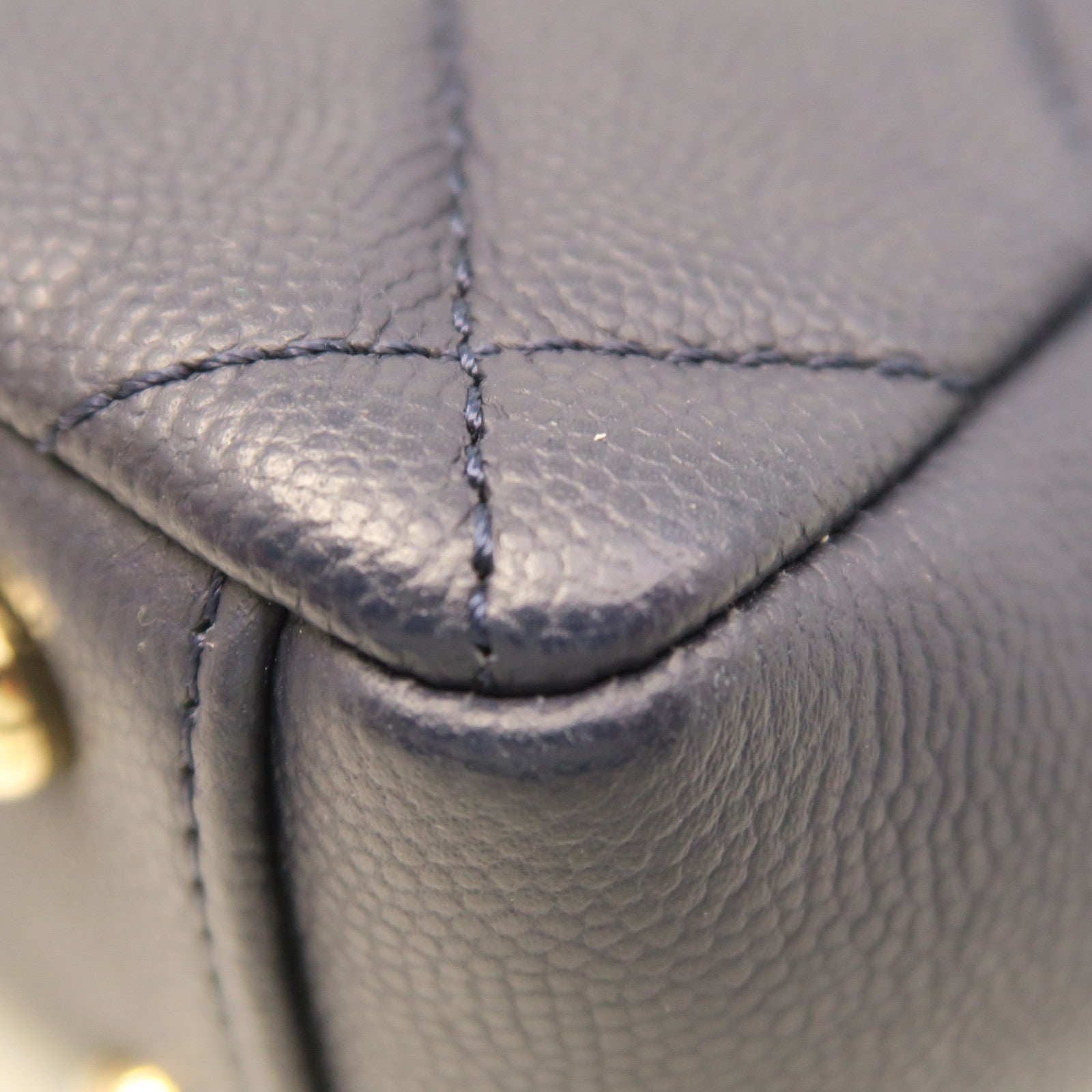 CHANEL rhombic cowhide leather Chain Shoulder gold buckle chain shoulder bag blue