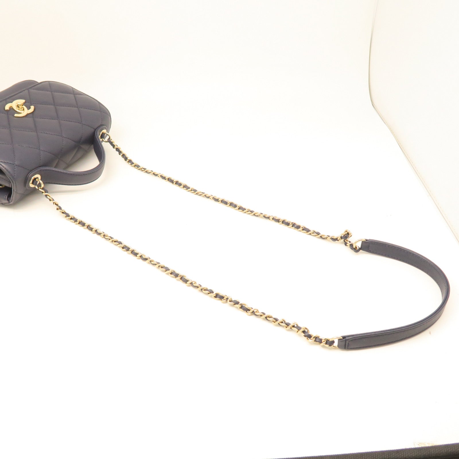 CHANEL rhombic cowhide leather Chain Shoulder gold buckle chain shoulder bag blue