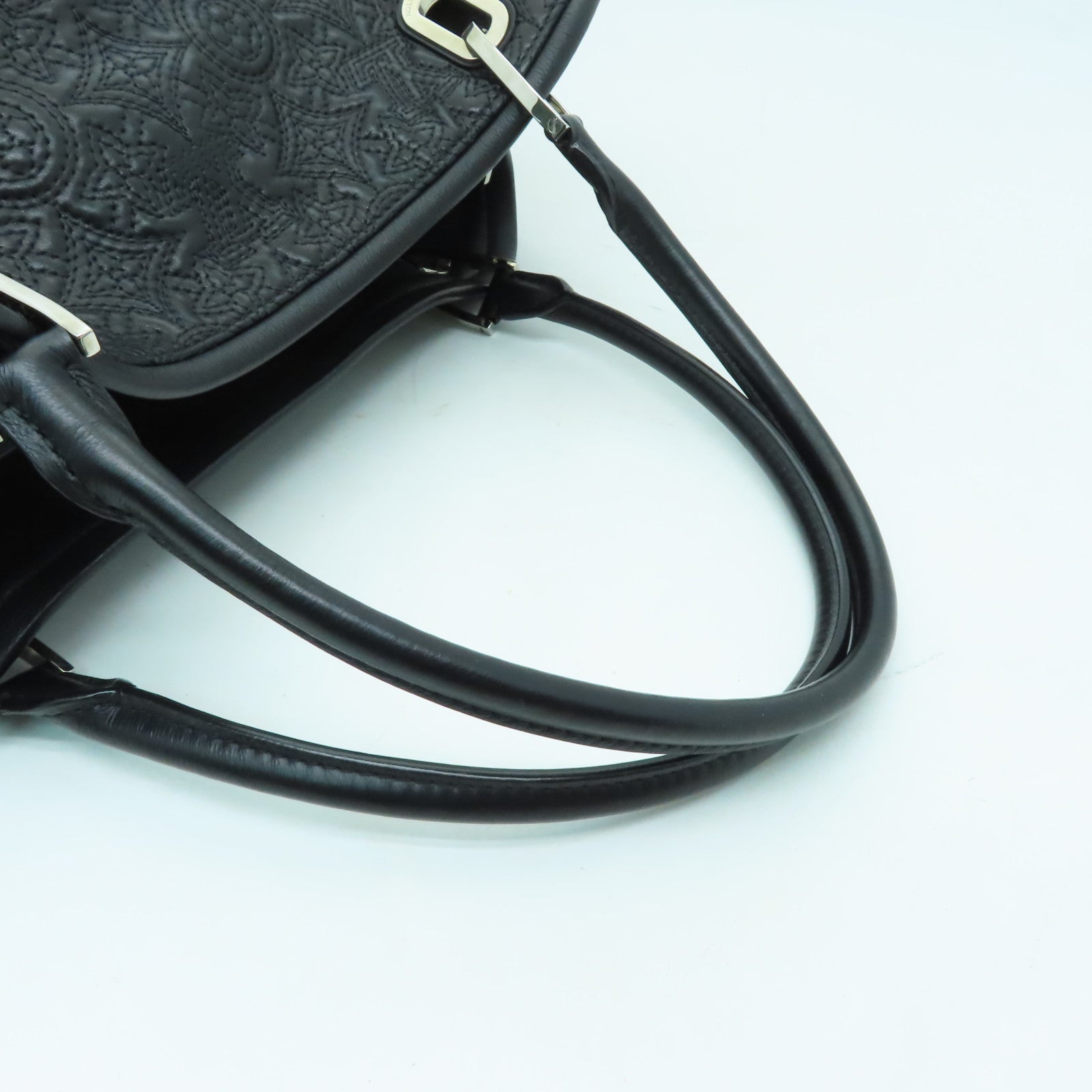 LOUIS VUITTON Lilia皮革Antheia銀扣手挽袋黑色