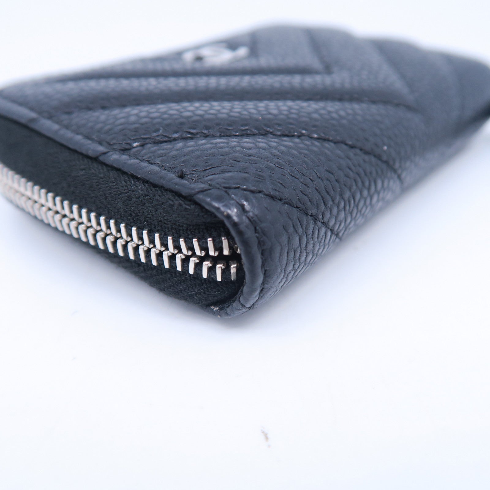 CHANEL 斜纹Caviar皮革Card Case银扣卡片套黑色