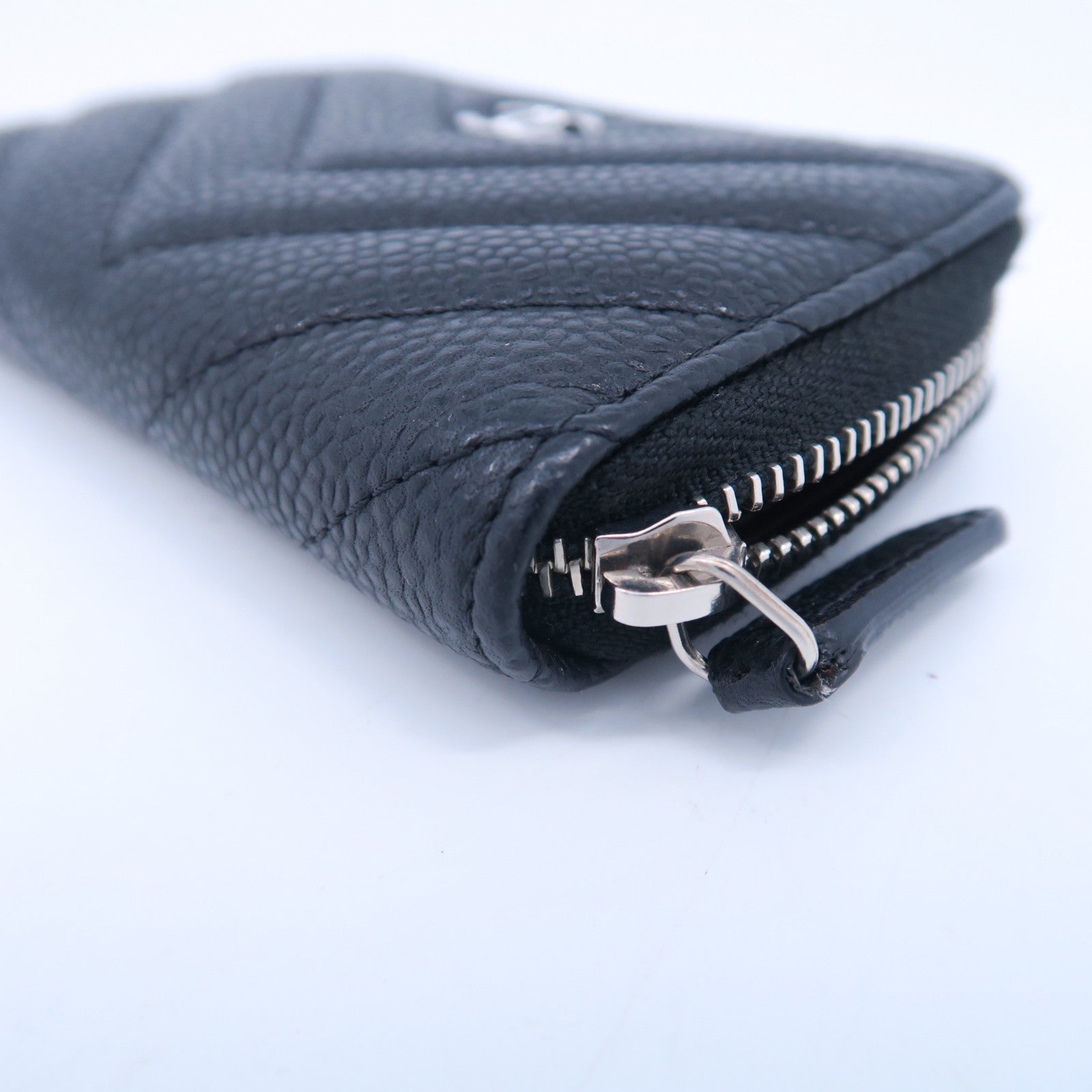 CHANEL 斜纹Caviar皮革Card Case银扣卡片套黑色