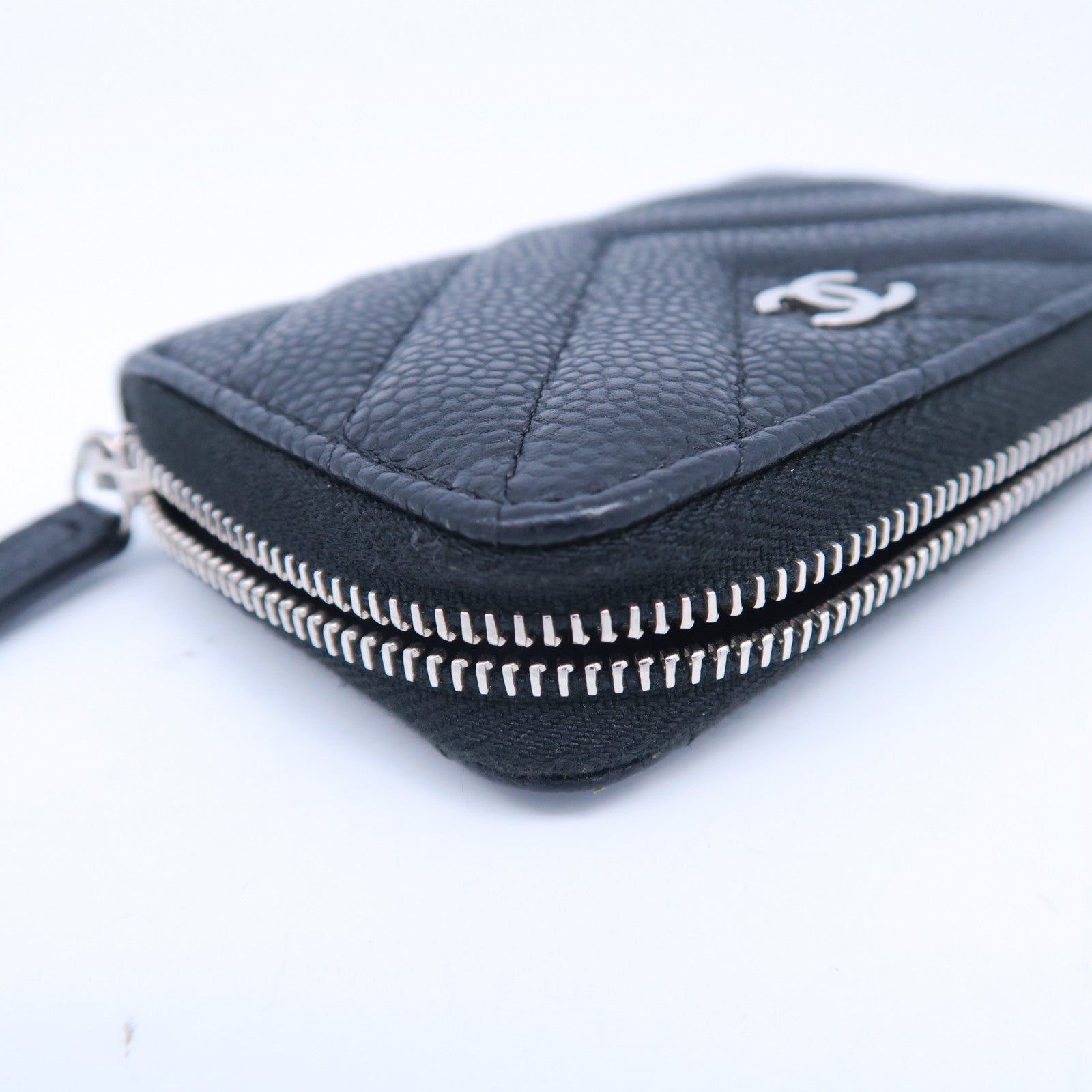CHANEL 斜纹Caviar皮革Card Case银扣卡片套黑色