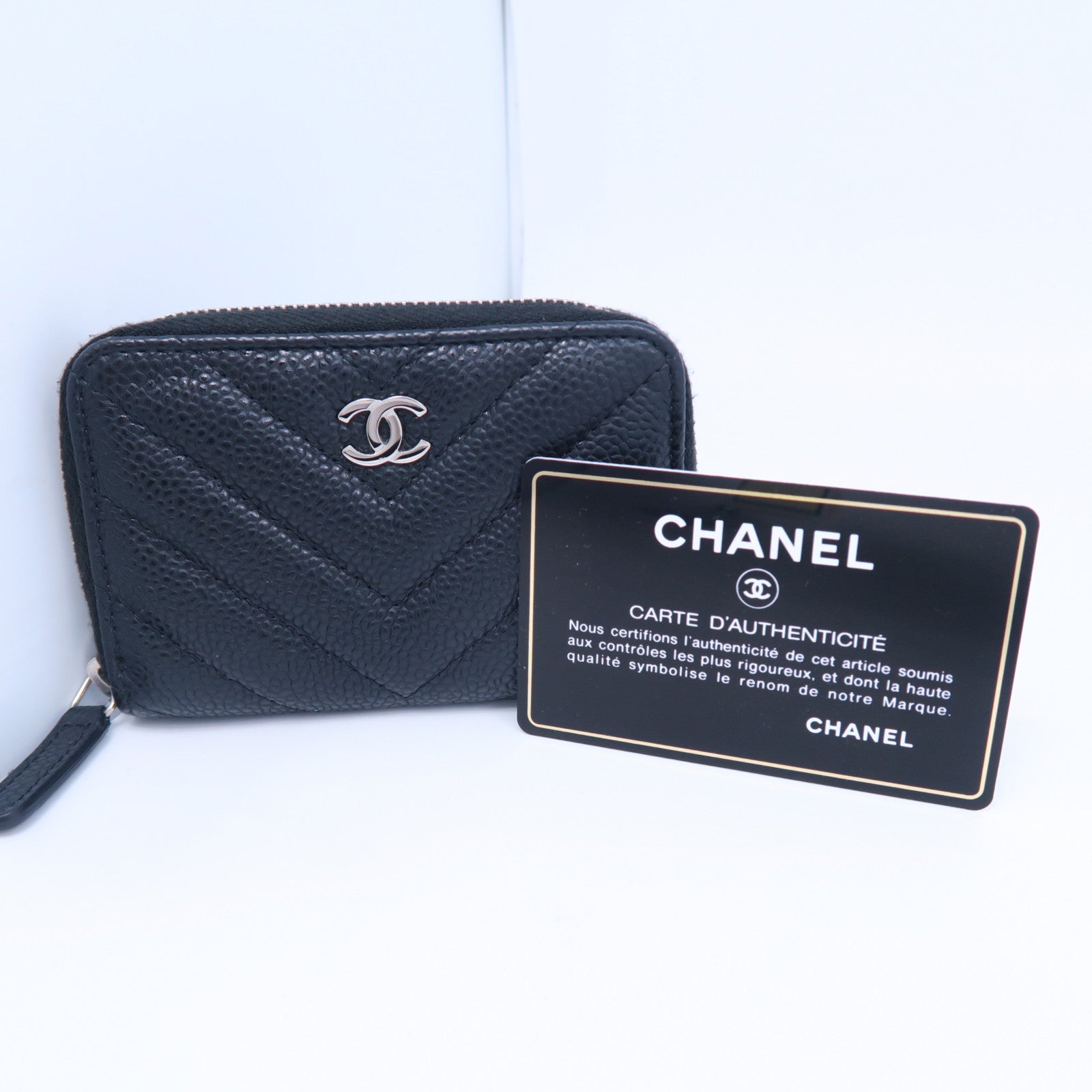 CHANEL 斜纹Caviar皮革Card Case银扣卡片套黑色