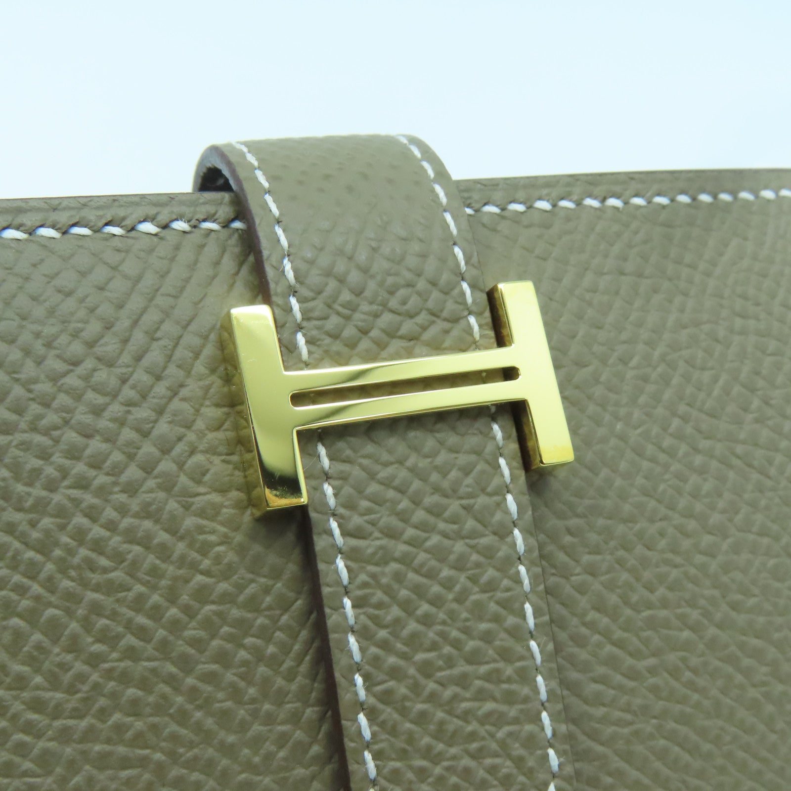 HERMES Epsom Leather Bearn Card Case Gold Buckle Card Holder Elephant Gray