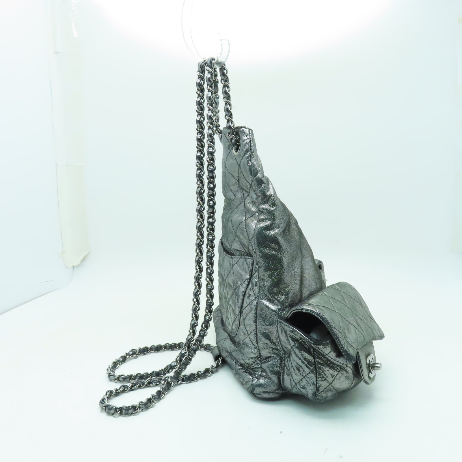 CHANEL 菱格塗層帆布Rucksack銀扣鏈帶背包銀色