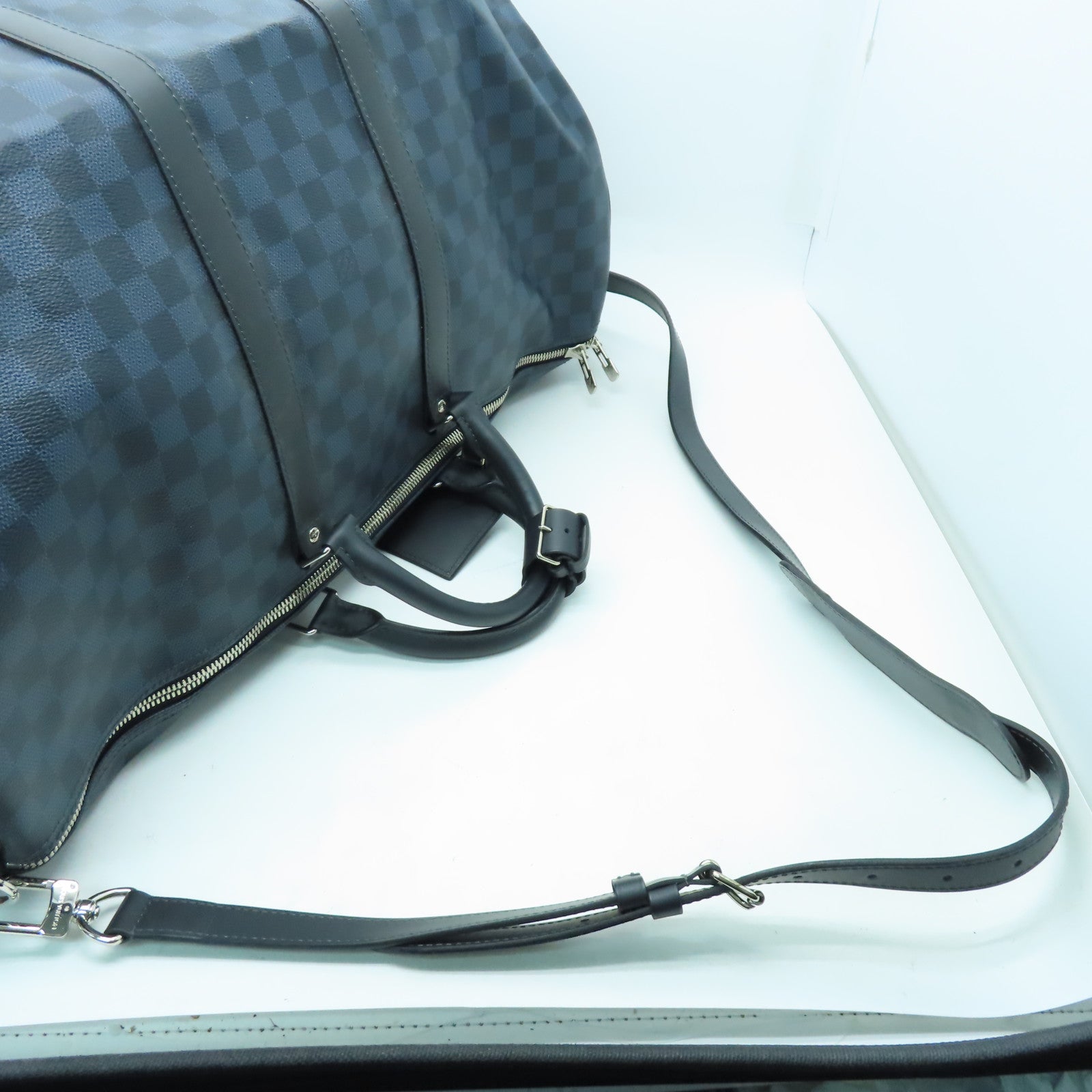 LOUIS VUITTON Damier Keepall 55 Bandoulie金扣手挽肩背兩用袋藍色/黑色