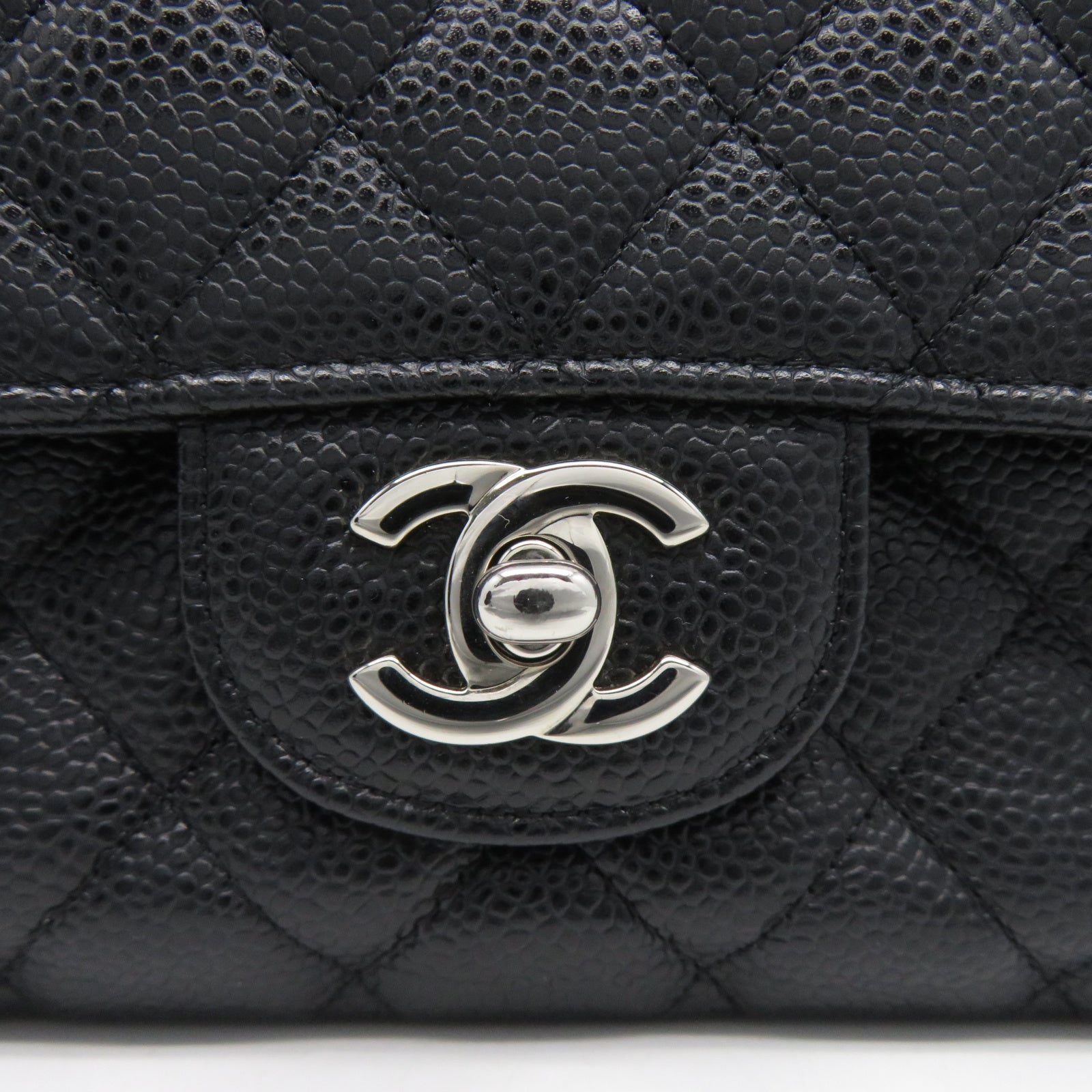 CHANEL 菱格Caviar皮革Classic 25銀扣鏈帶肩背袋黑色