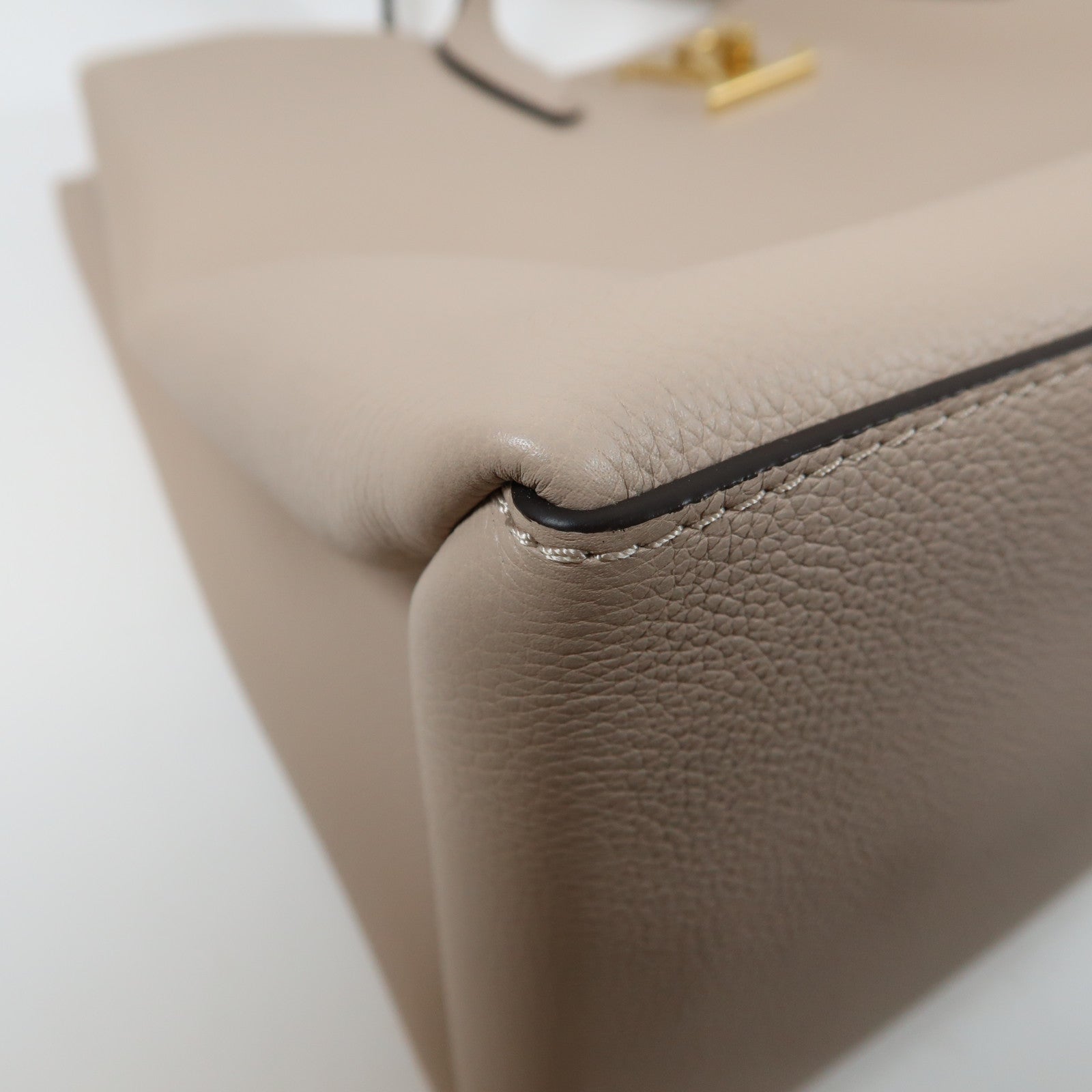LOUIS VUITTON 牛皮皮革Lockme Shopper Bag金扣肩背袋粉紅色