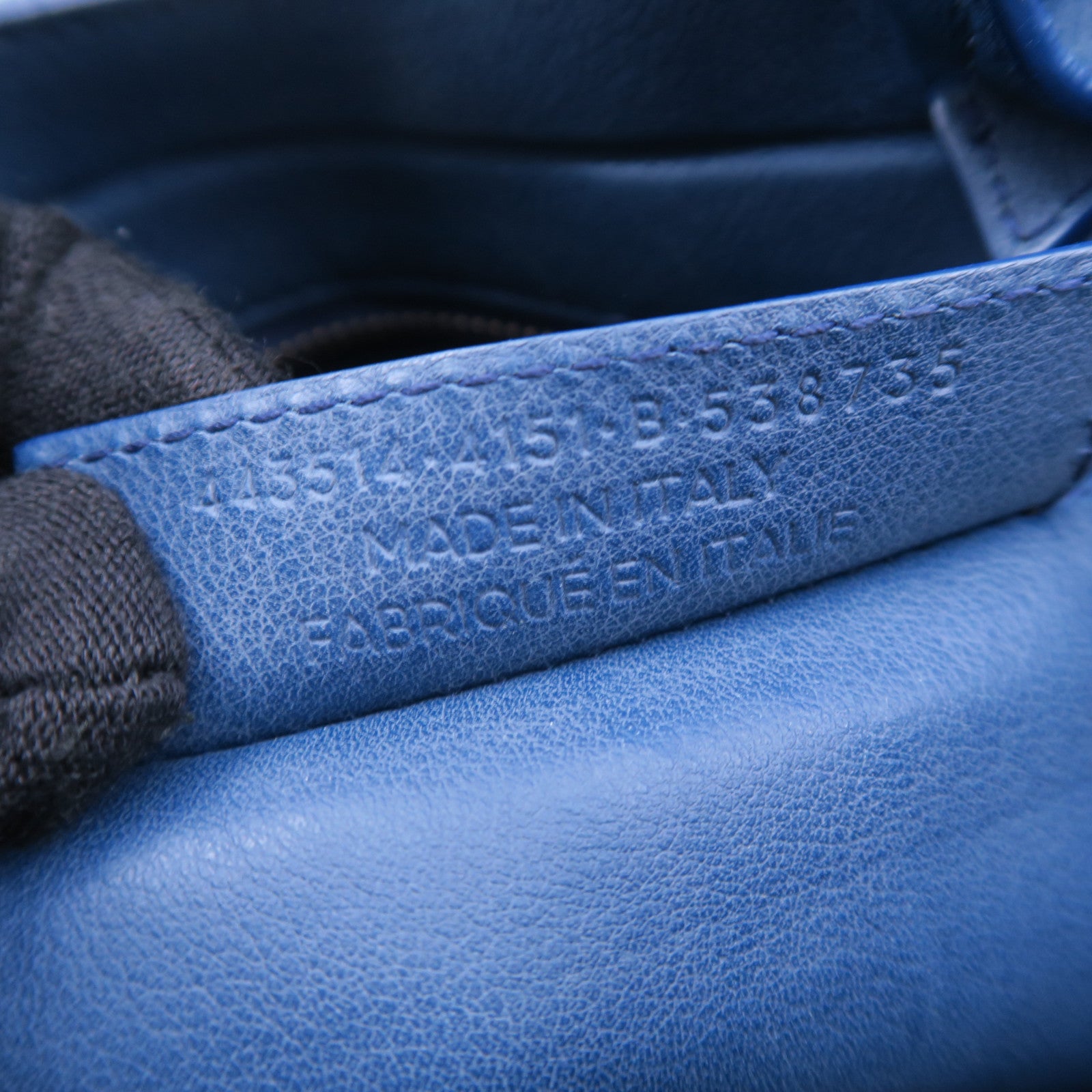BALENCIAGA 牛皮皮革Blackout City黑扣手挽肩背两用袋蓝色