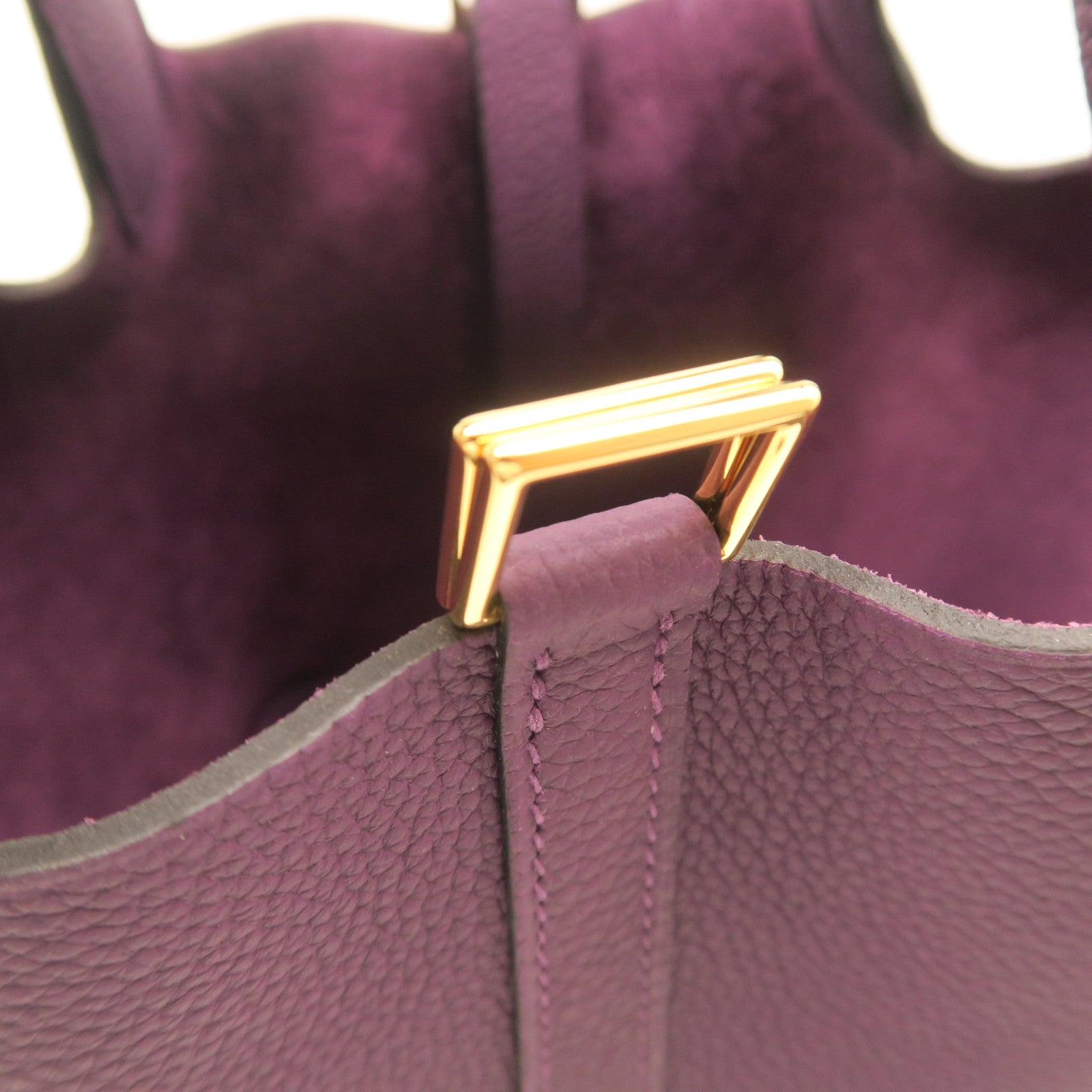HERMES Taurillon Clemence Leather Picotin PM Gold Buckle Handle Bag Cassis Purple