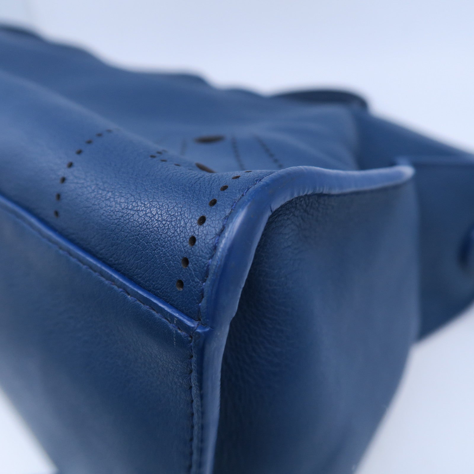 BALENCIAGA 牛皮皮革Blackout City黑扣手挽肩背两用袋蓝色