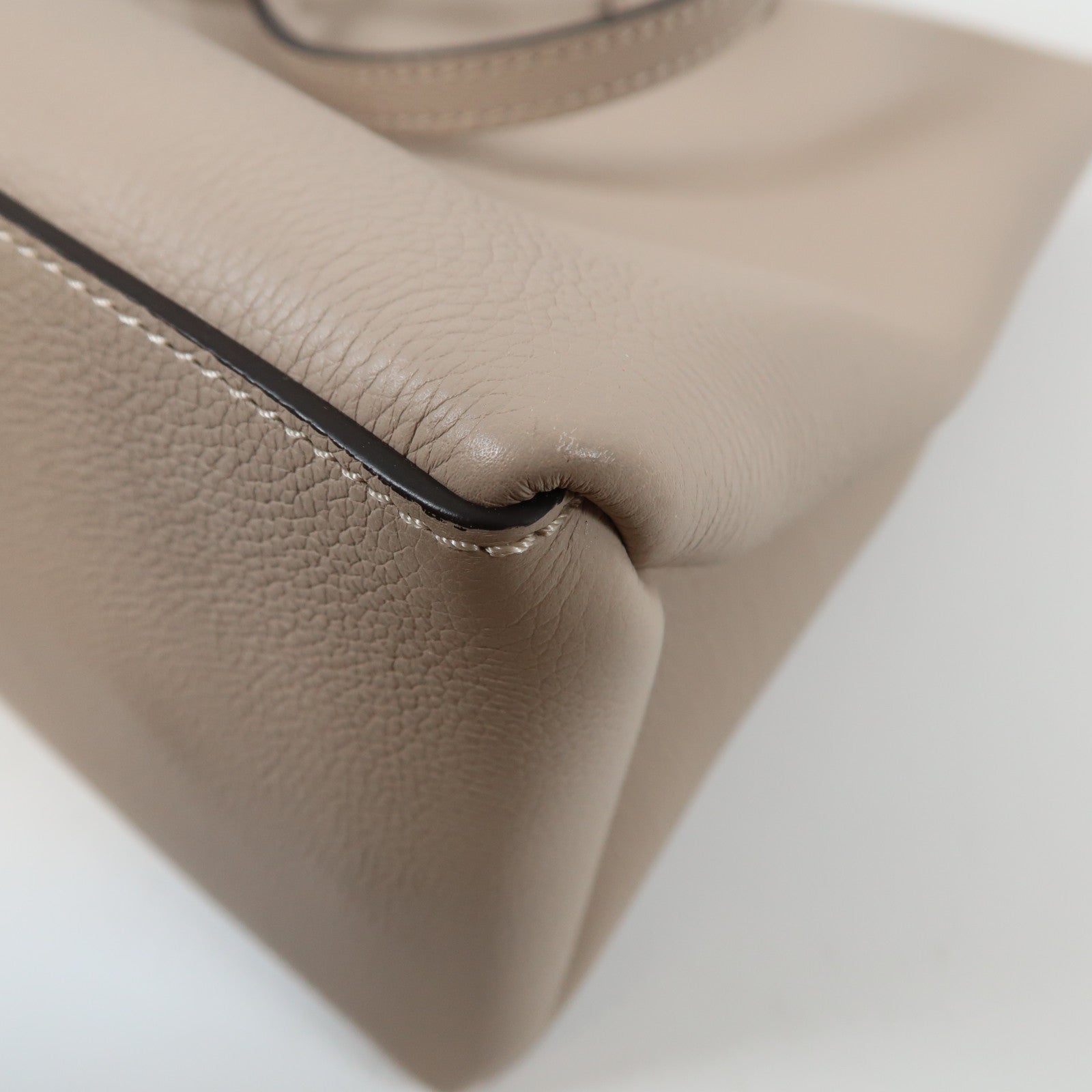 LOUIS VUITTON 牛皮皮革Lockme Shopper Bag金扣肩背袋粉紅色