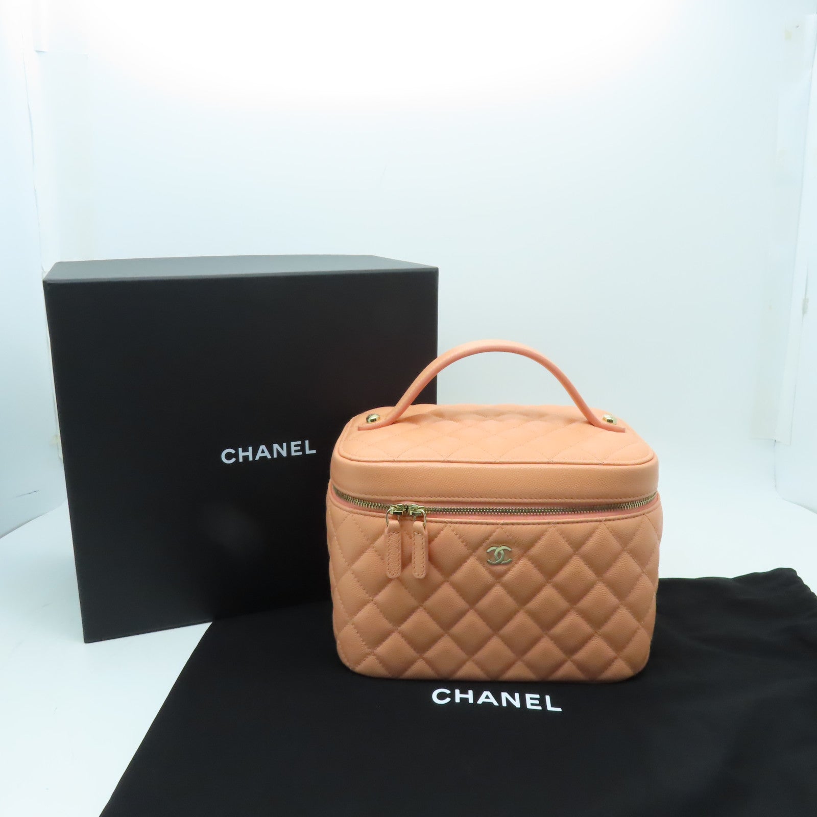 CHANEL 菱格Caviar皮革Classic Vanity Pouch金扣化妝袋淺橙色