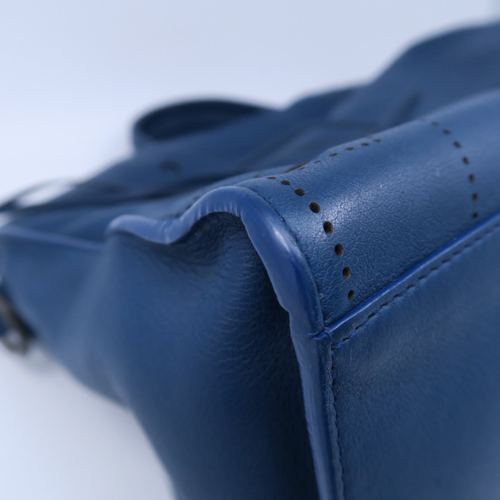 BALENCIAGA 牛皮皮革Blackout City黑扣手挽肩背两用袋蓝色