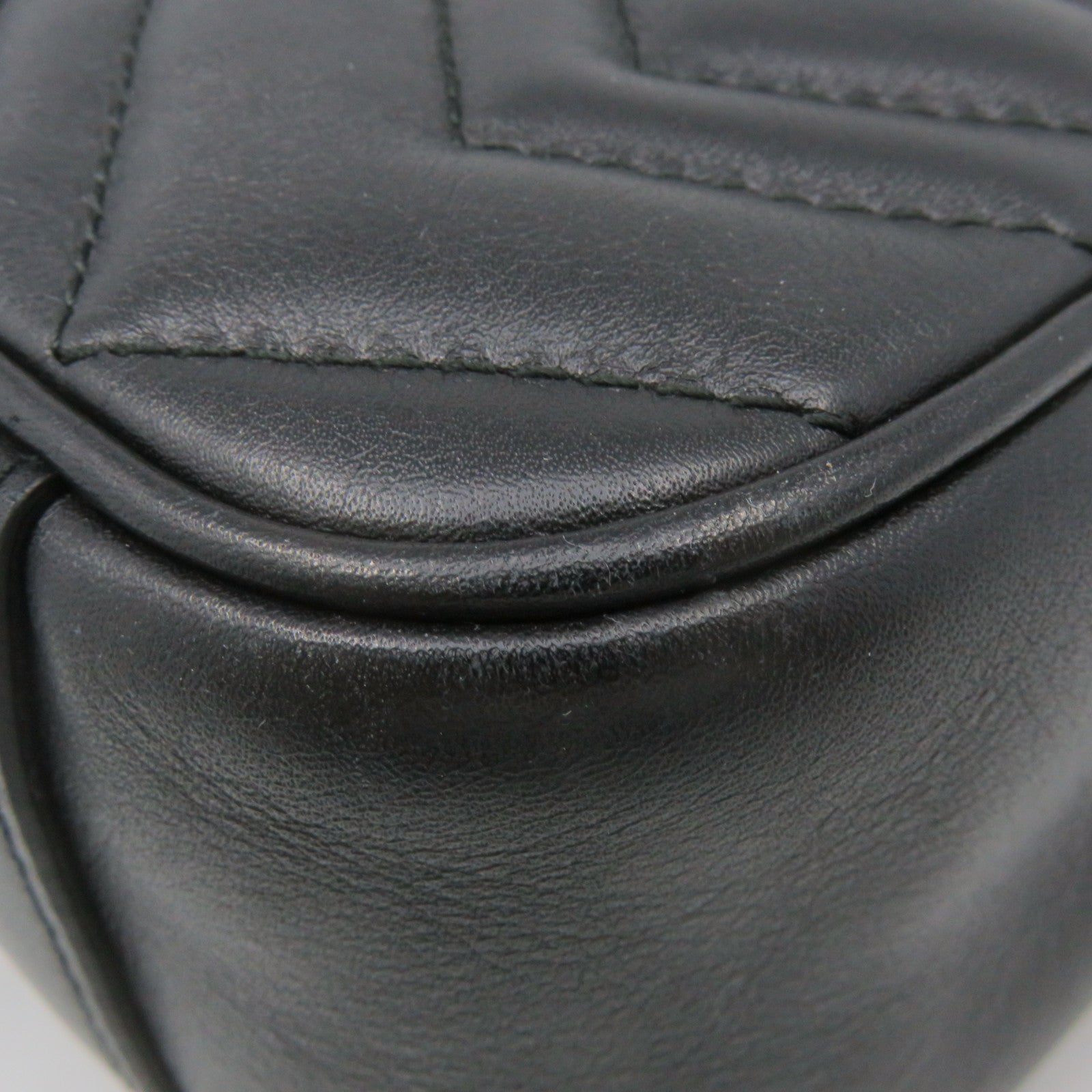 GUCCI 牛皮皮革GG Marmont Chain Shoulder Bag金扣鏈帶肩背袋黑色