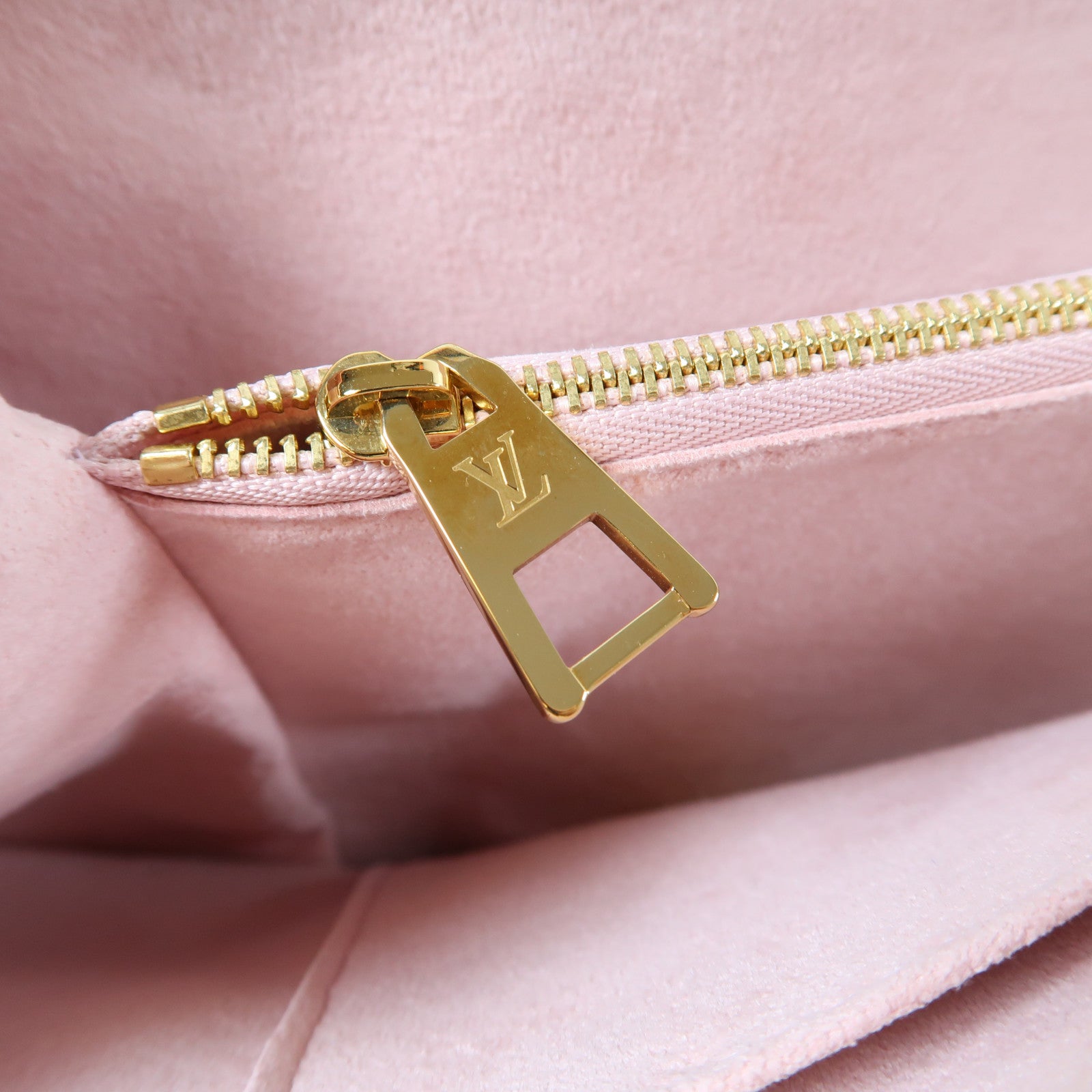LOUIS VUITTON 牛皮皮革Lockme Shopper Bag金扣肩背袋粉紅色