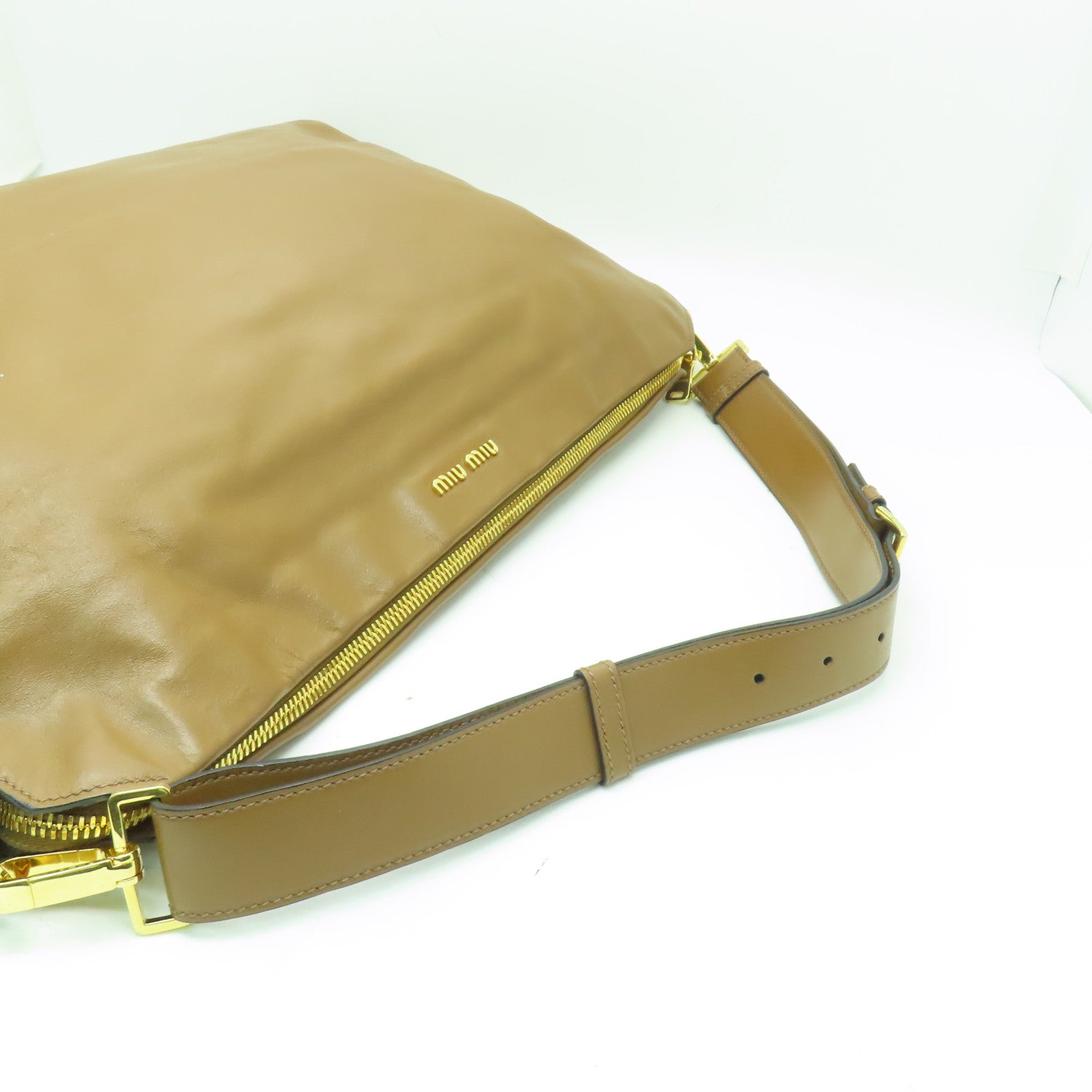 Miu Miu 牛皮皮革Shoulder Bag金扣肩背袋棕色