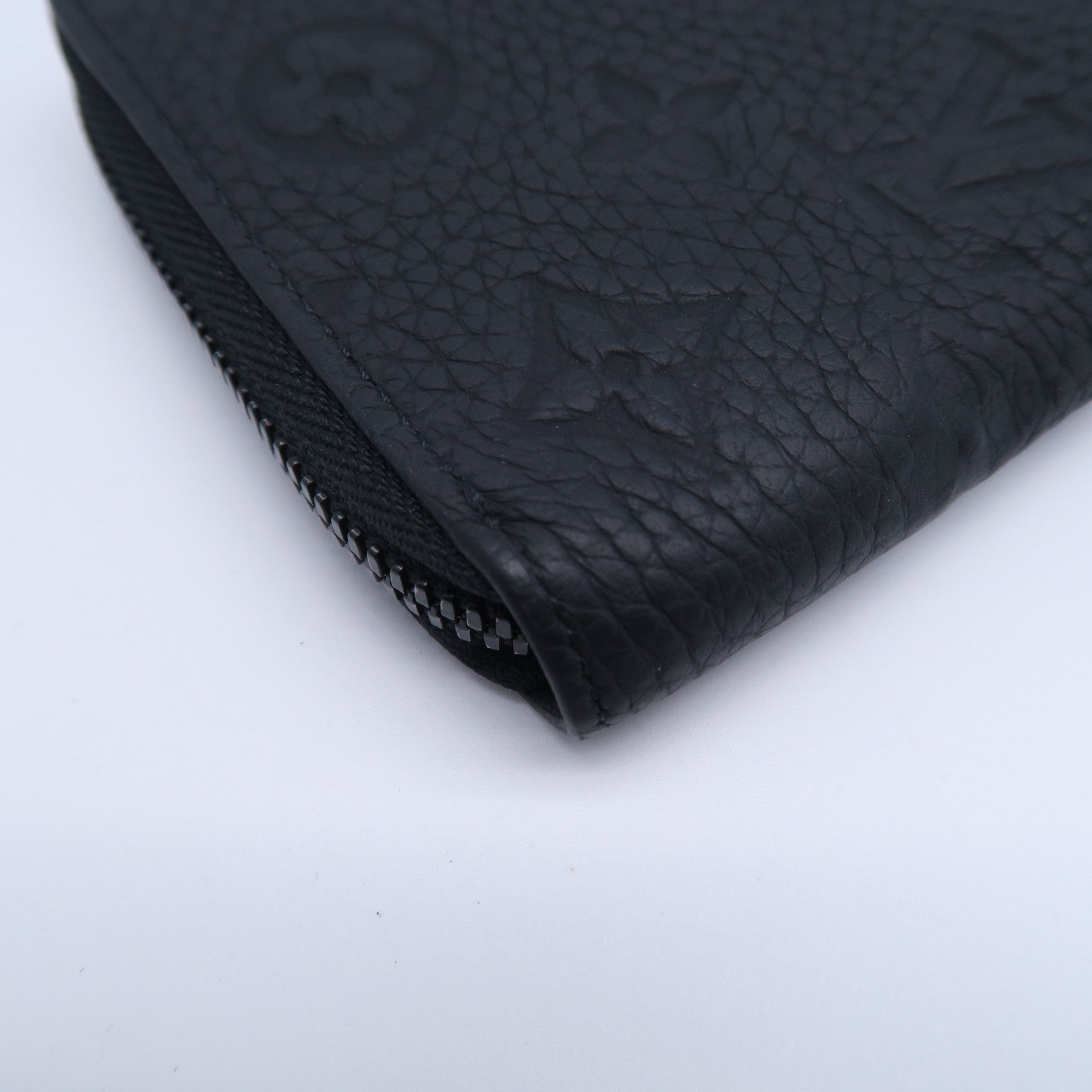 LOUIS VUITTON Monogram Taurillon Zippy Vertical Wallet長錢包黑色