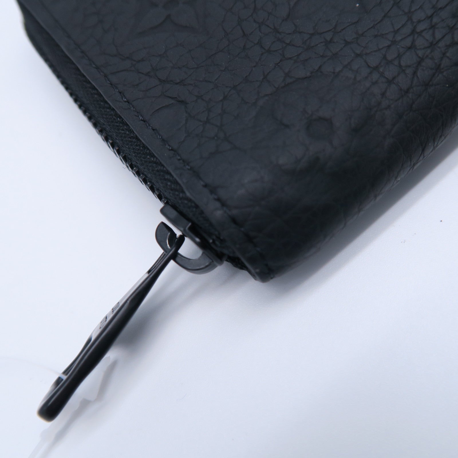 LOUIS VUITTON Monogram Taurillon Zippy Vertical Wallet長錢包黑色