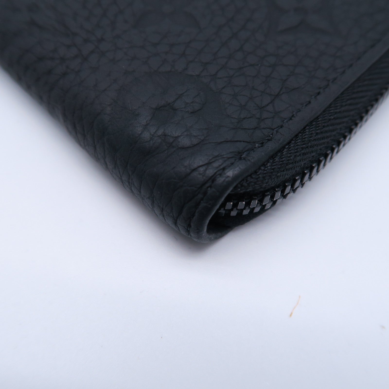 LOUIS VUITTON Monogram Taurillon Zippy Vertical Wallet長錢包黑色