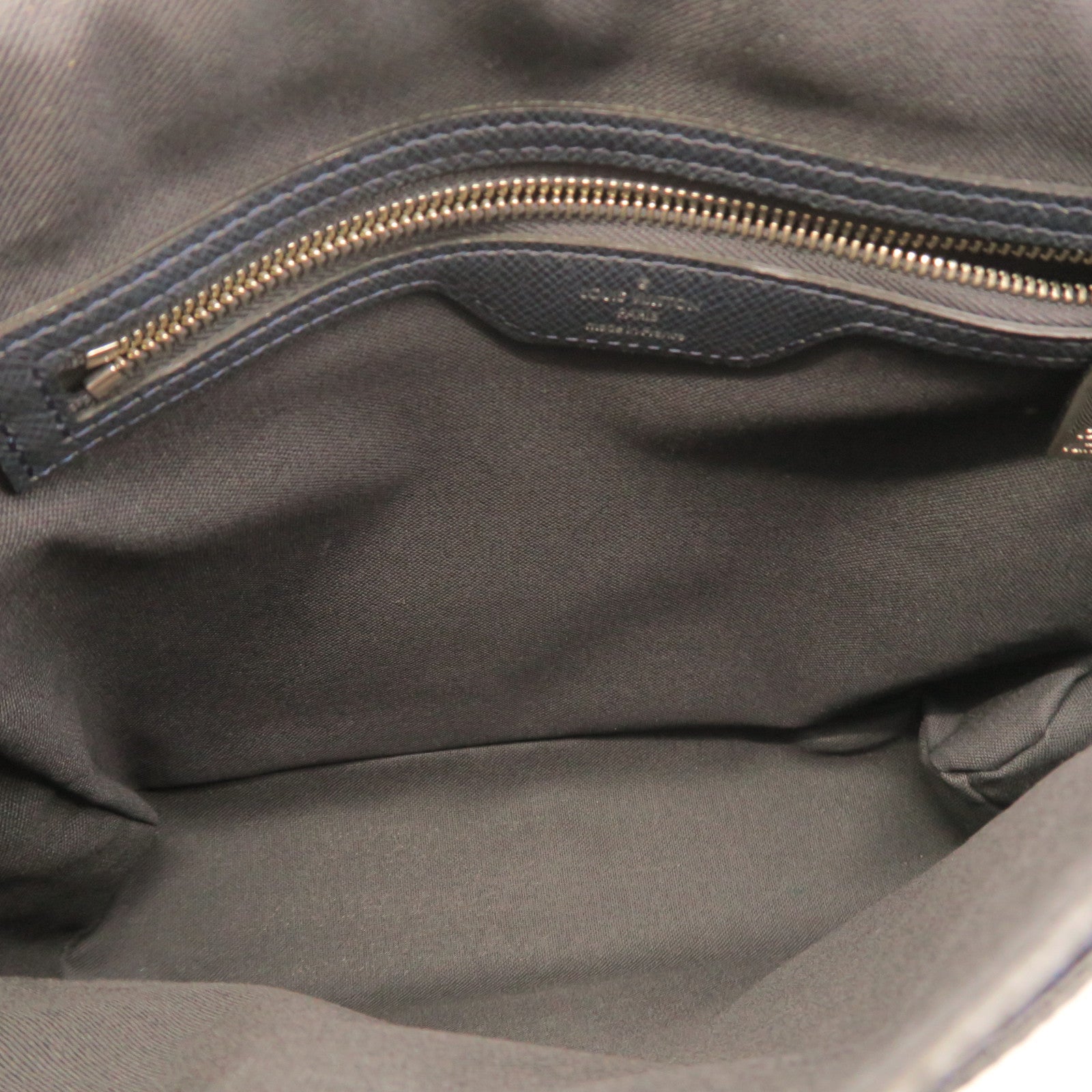 LOUIS VUITTON Taiga Roman MM Silver Buckle Shoulder Bag Black