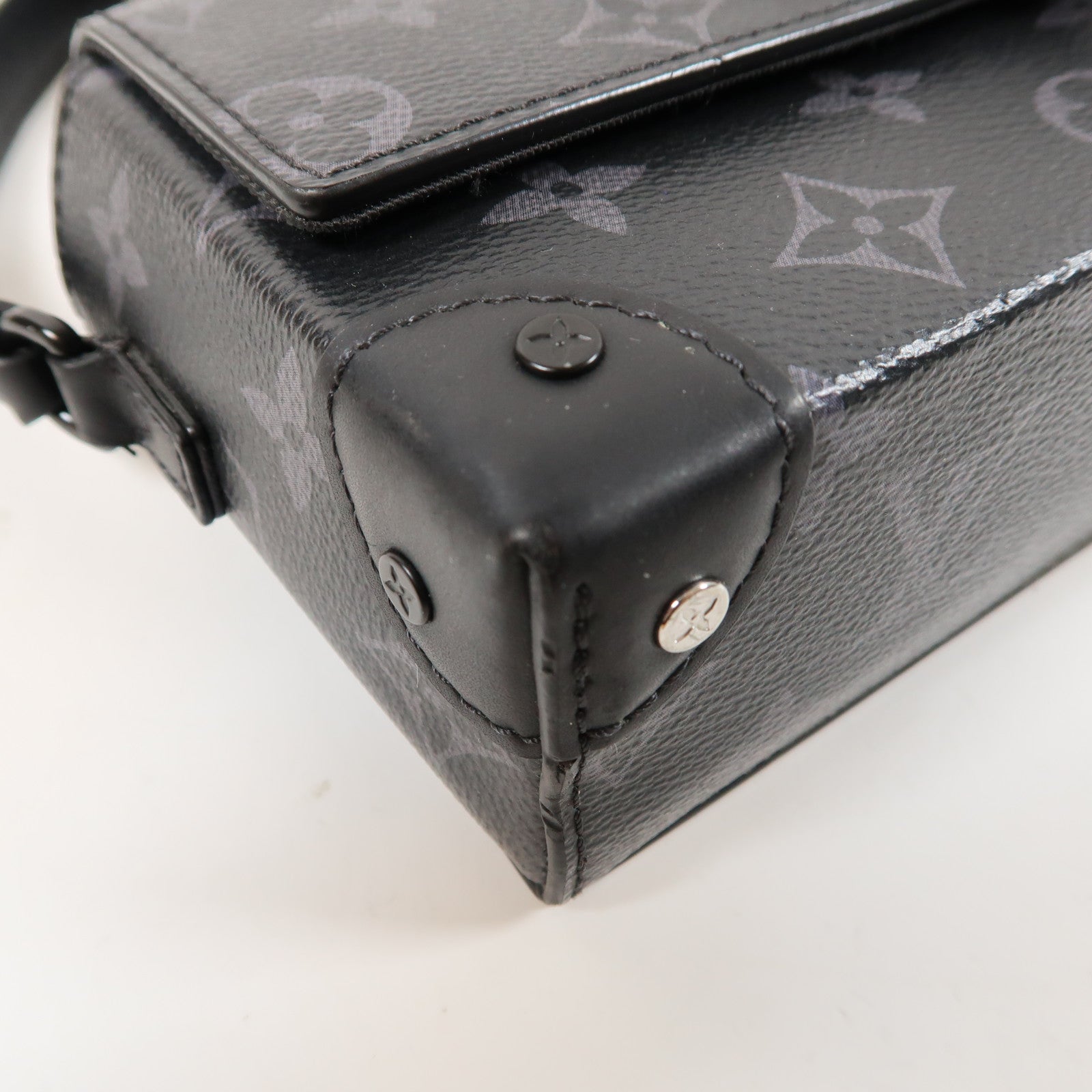 LOUIS VUITTON Monogram Eclipse Steamer肩背袋黑色/灰色