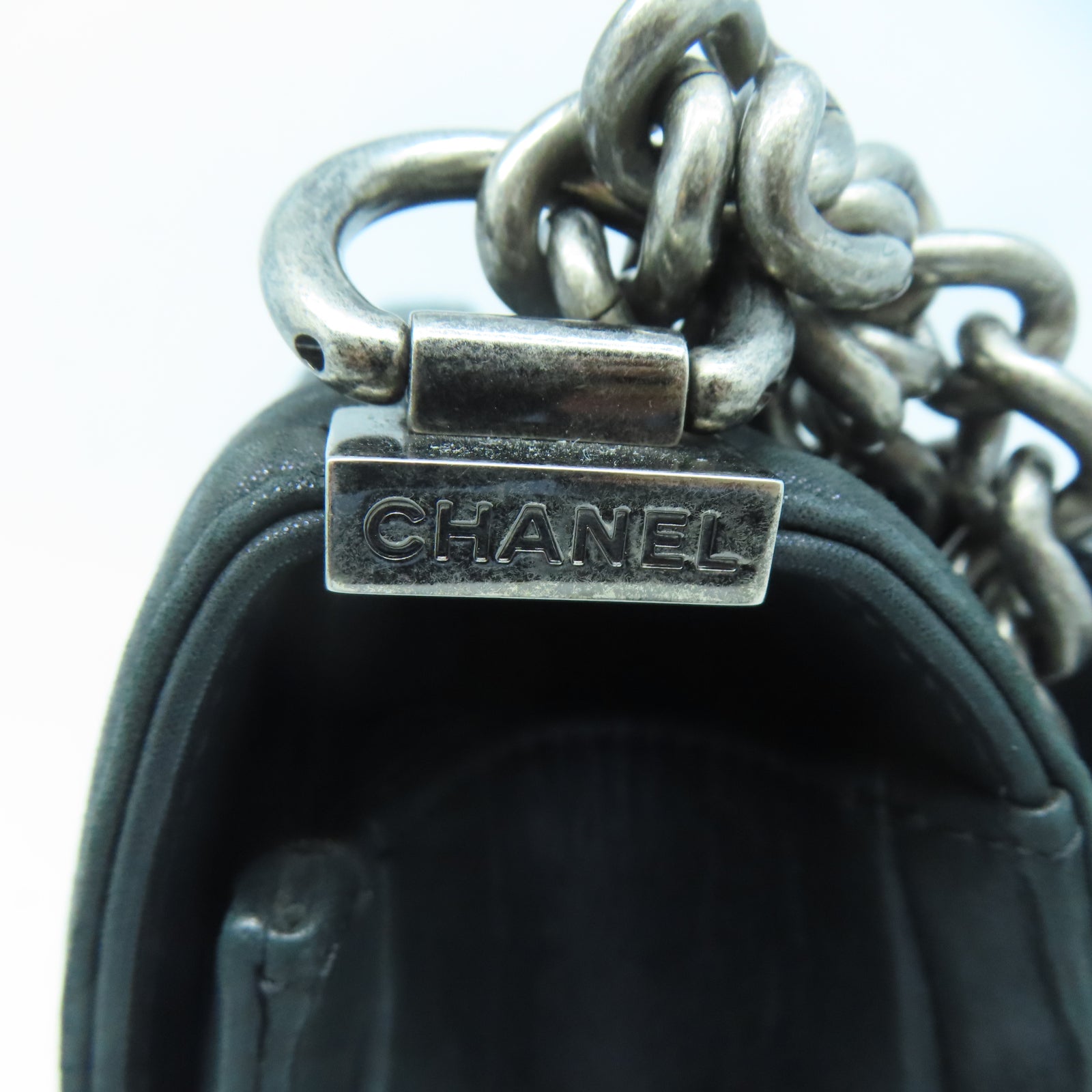 CHANEL 【激減優惠】菱格牛皮皮革Chanel Boy 25銀扣鏈帶肩背袋黑色
