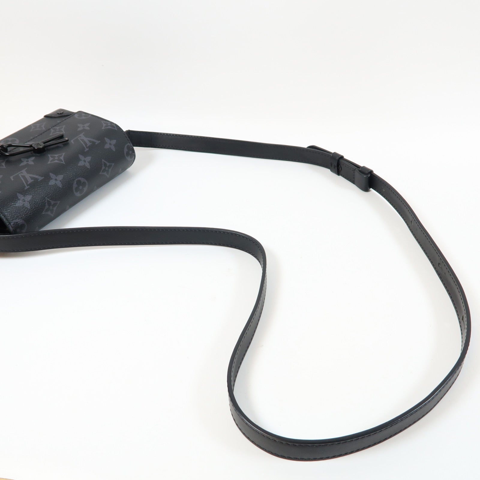 LOUIS VUITTON Monogram Eclipse Steamer肩背袋黑色/灰色