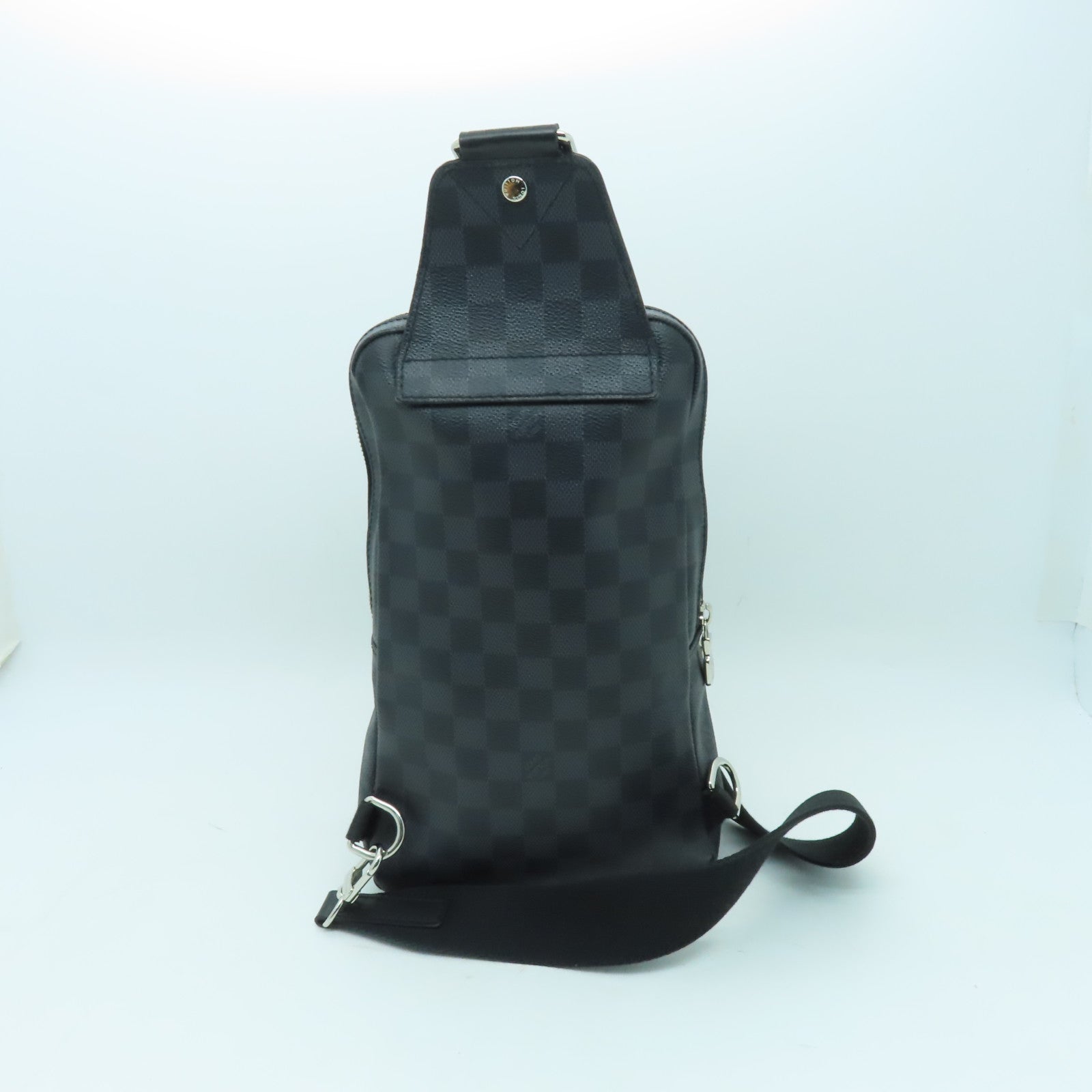 LOUIS VUITTON Damier Graphite Avenue Sling Bag銀扣單肩包黑色