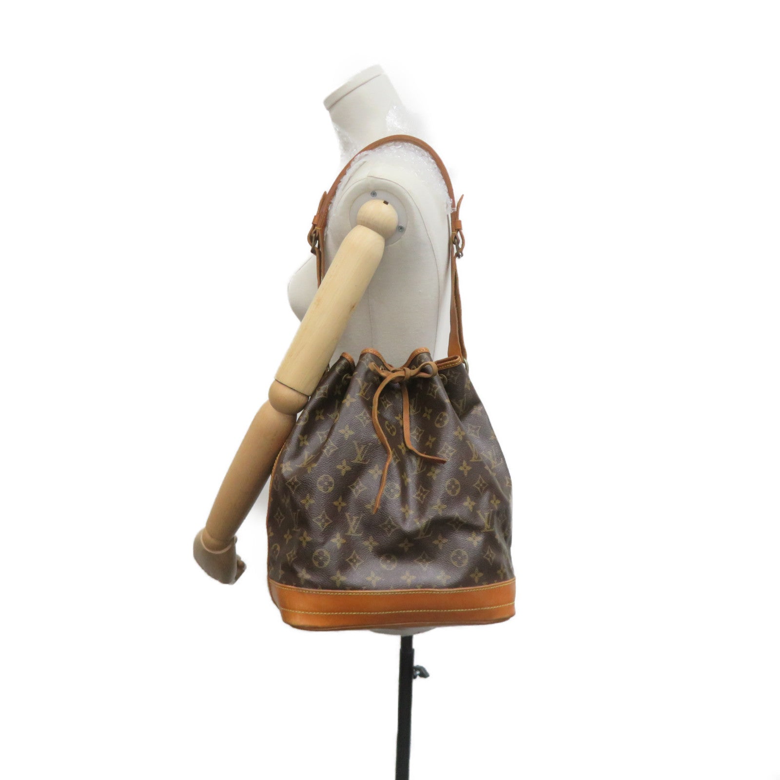 LOUIS VUITTON Monogram Noe Shoulder Bag肩背袋啡色