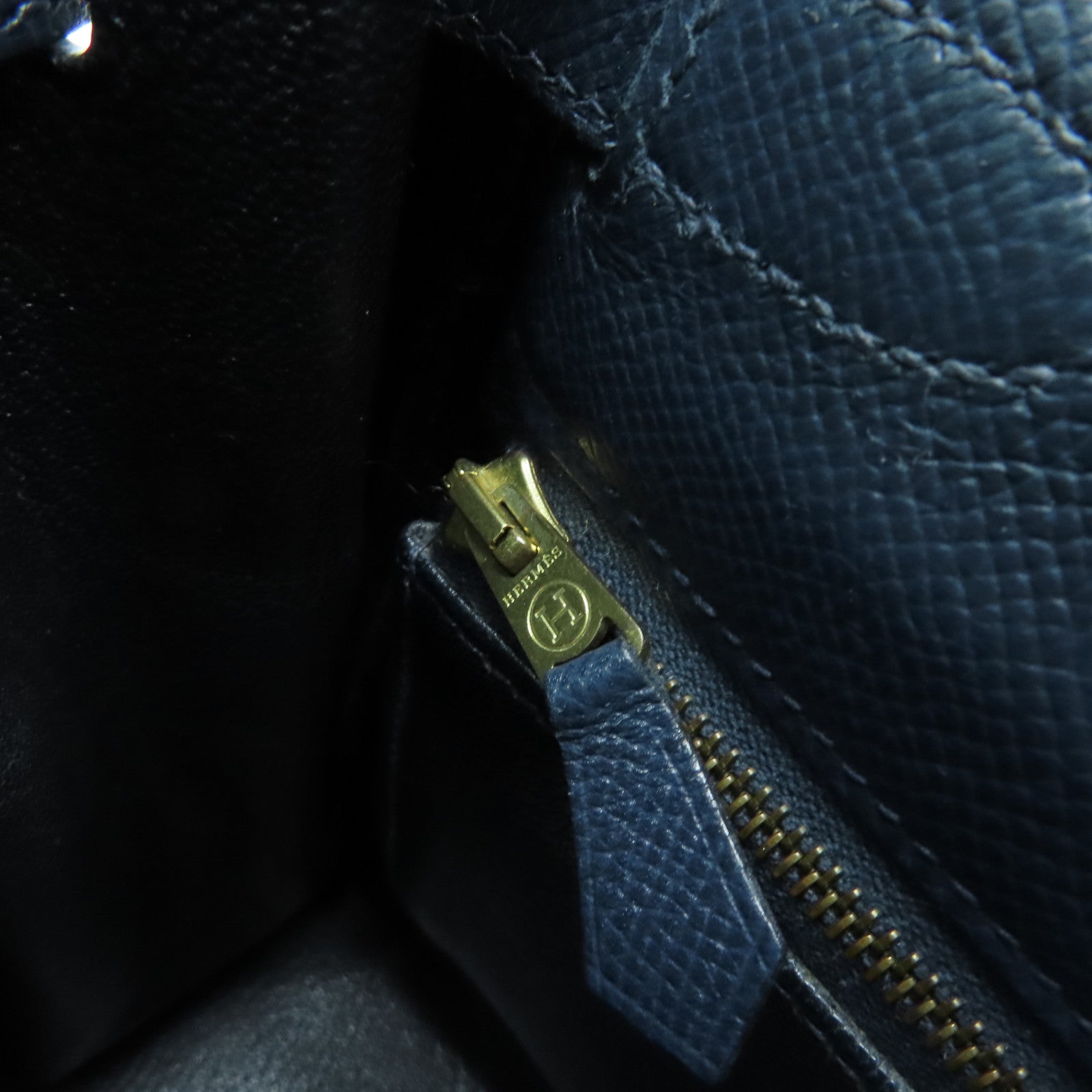 HERMES Epsom皮革Kelly 28金扣手挽袋藍色