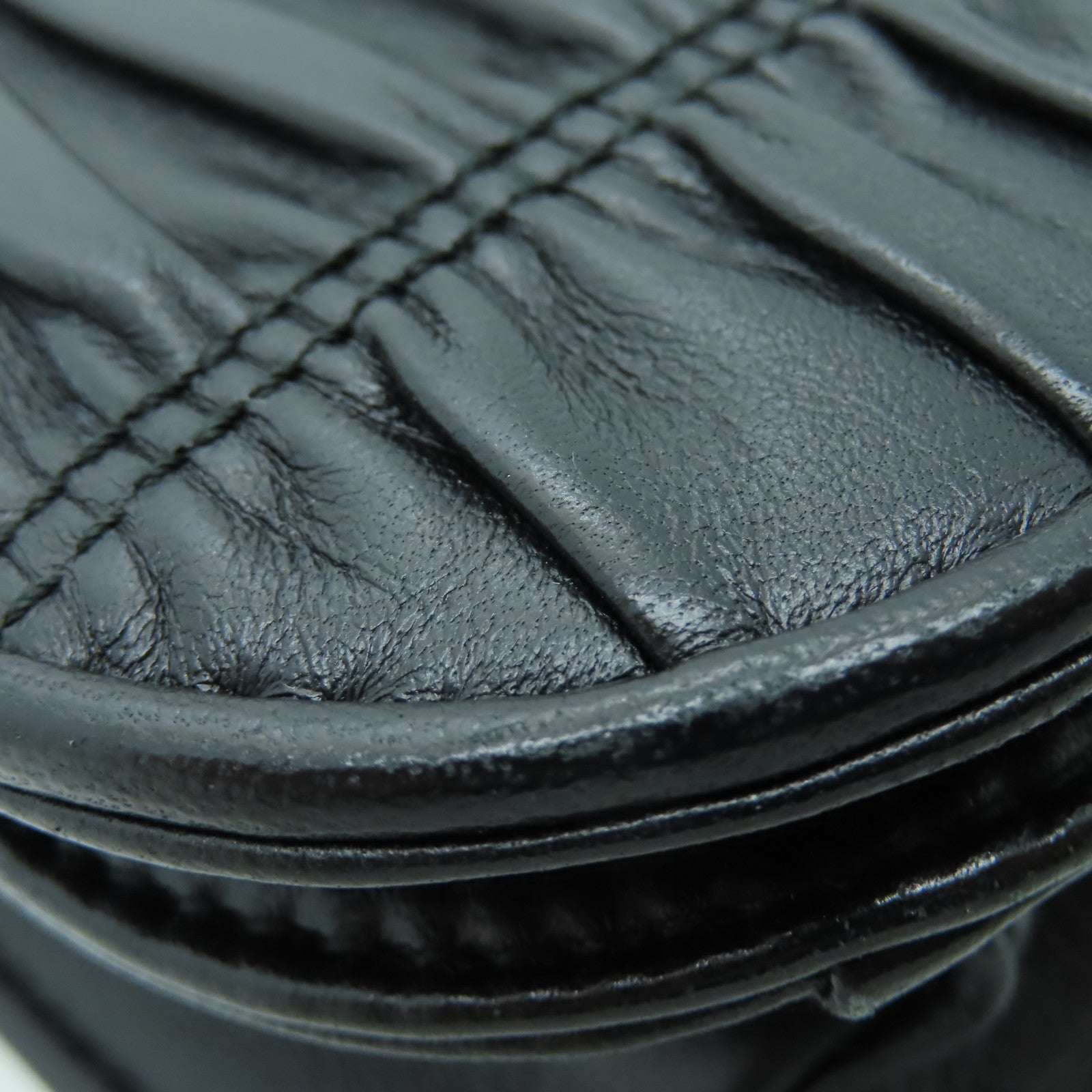 PRADA Nappa Gaufre皮革Shoulder Bag銀扣鏈帶肩背袋黑色